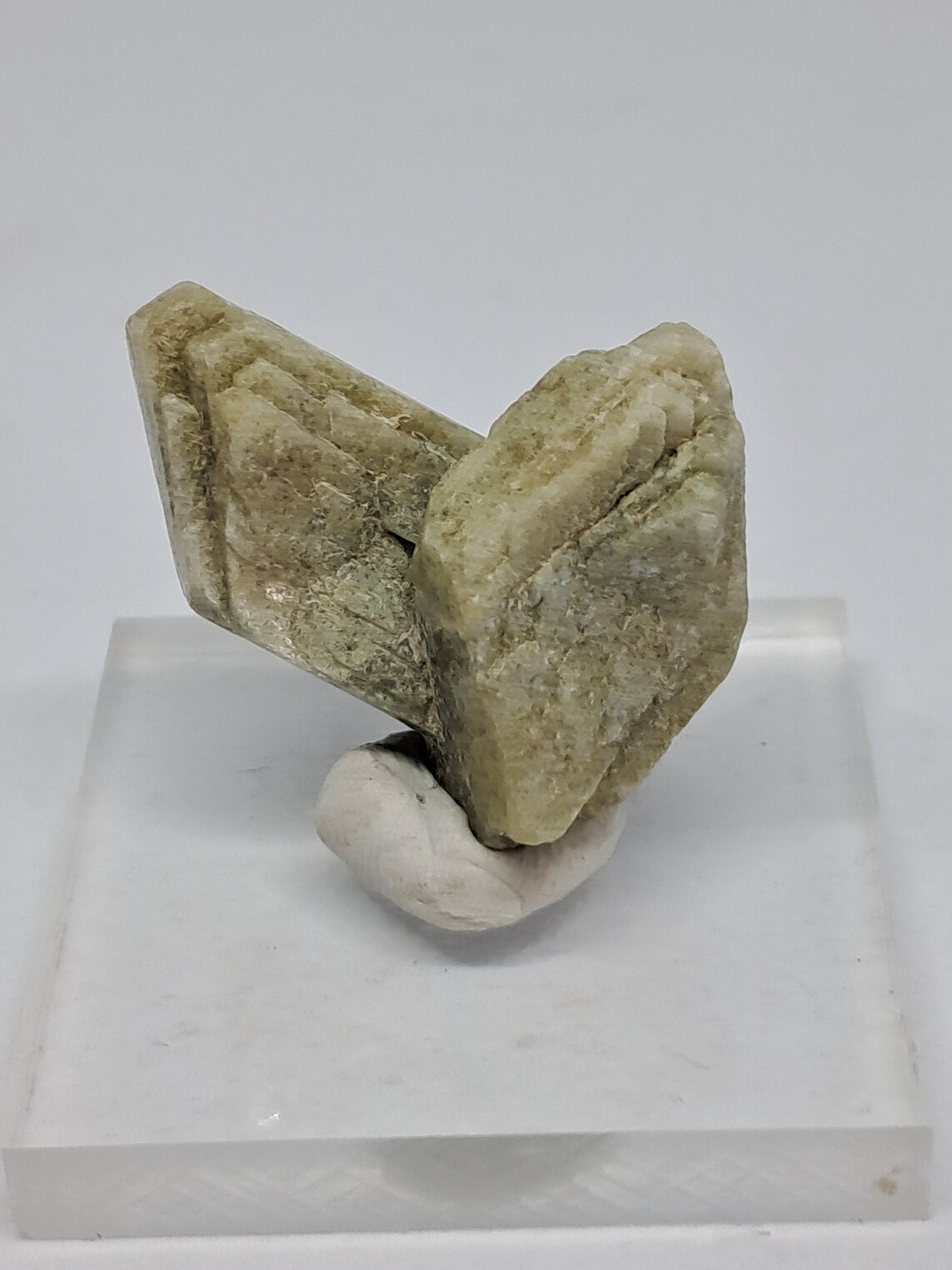 Twin Heulandite crystals (non-precious stone) #ZL7
