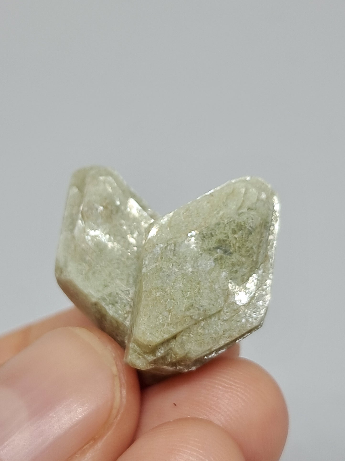 Twin Heulandite crystals (non-precious stone) #ZL7