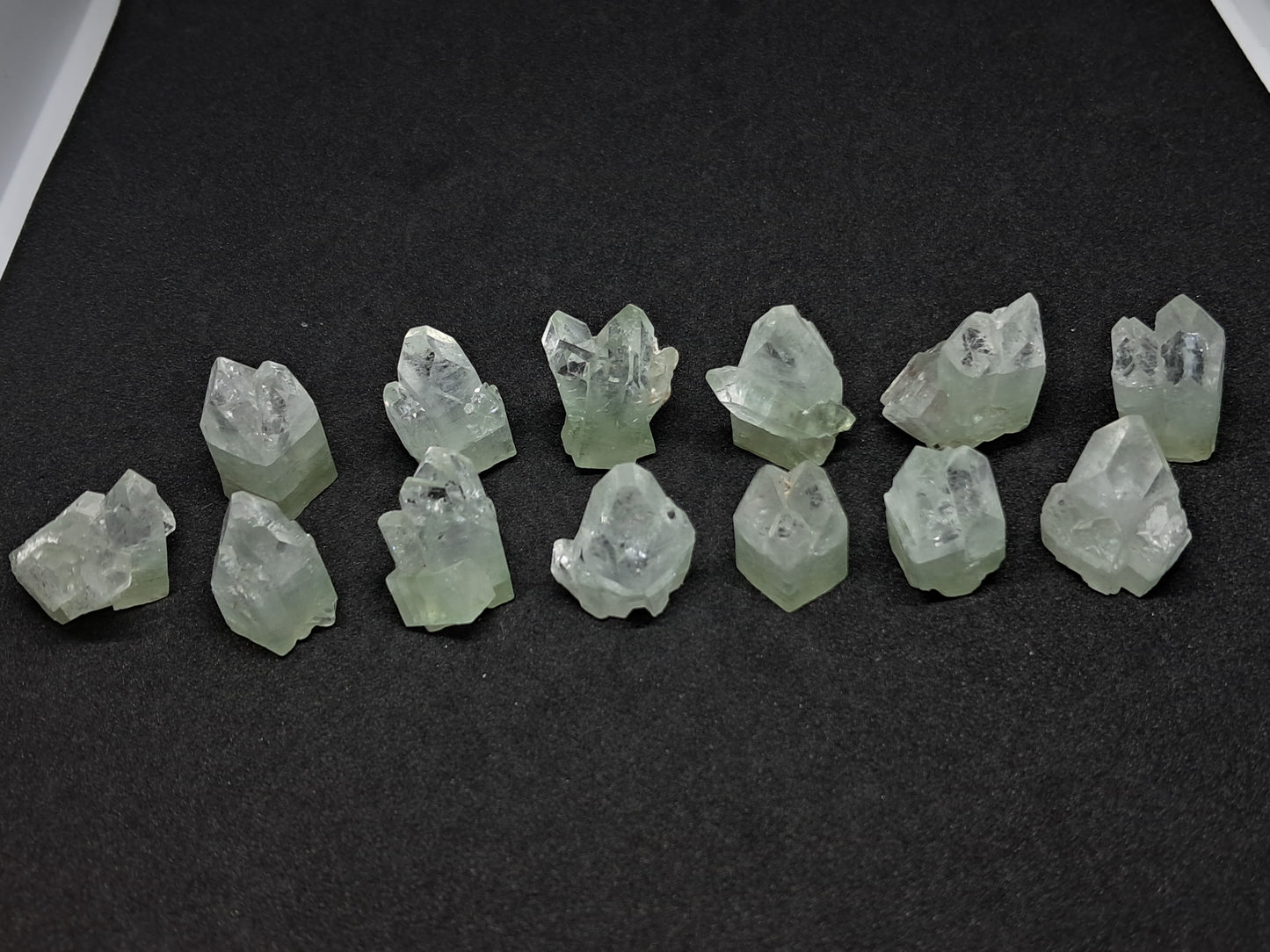 Green Apophyllite Multiple Points (18-23 mm) (Non-precious natural stone) #AP2