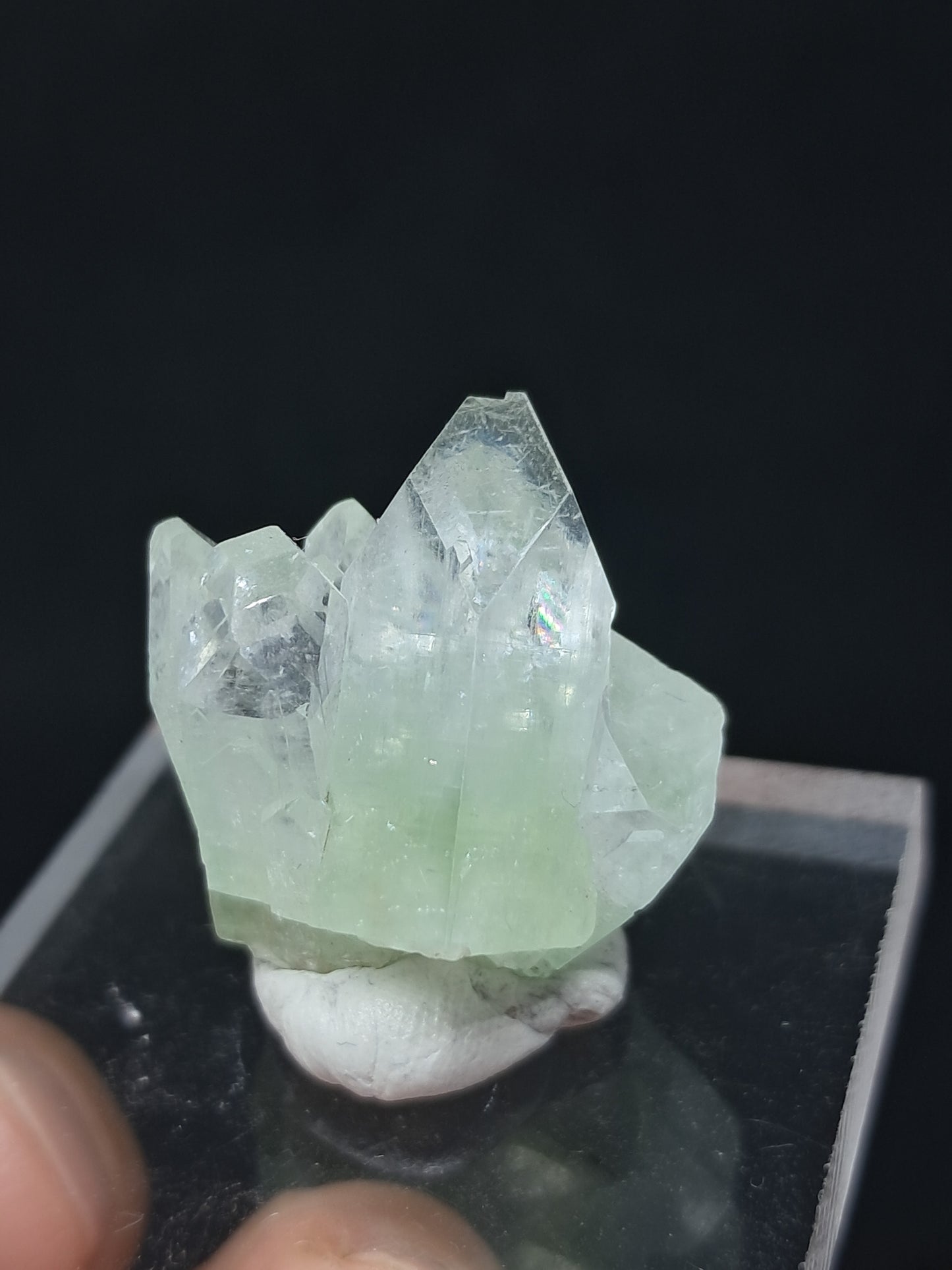 Green Apophyllite Multiple Points (18-23 mm) (Non-precious natural stone) #AP2
