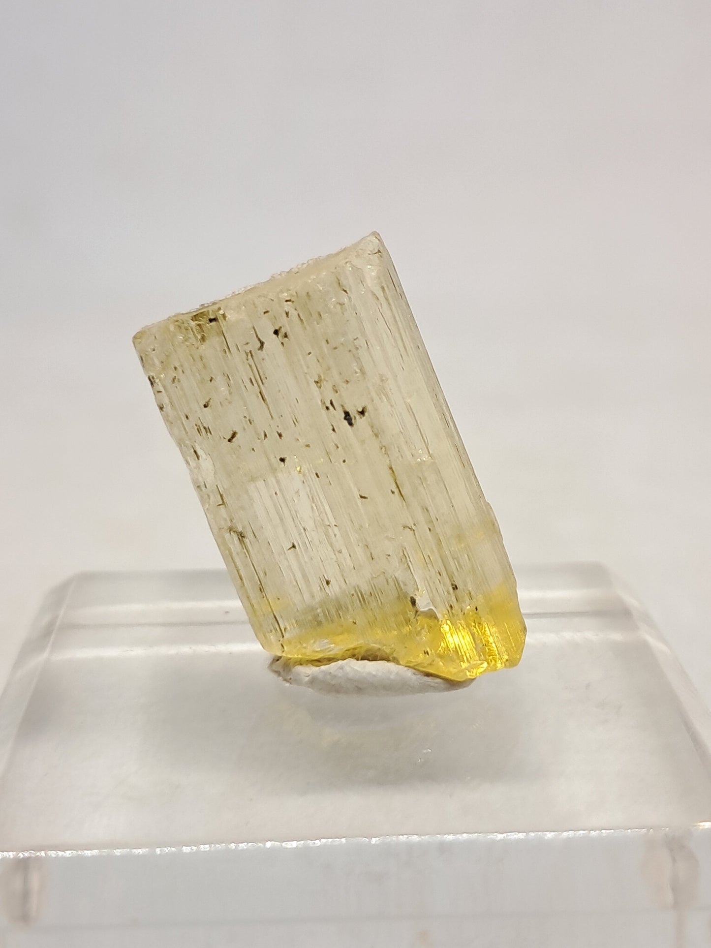 Cristal de escapolita natural (karur) *Calidad de gema* Piedra en bruto | Ejemplar mineral n.° SCP1