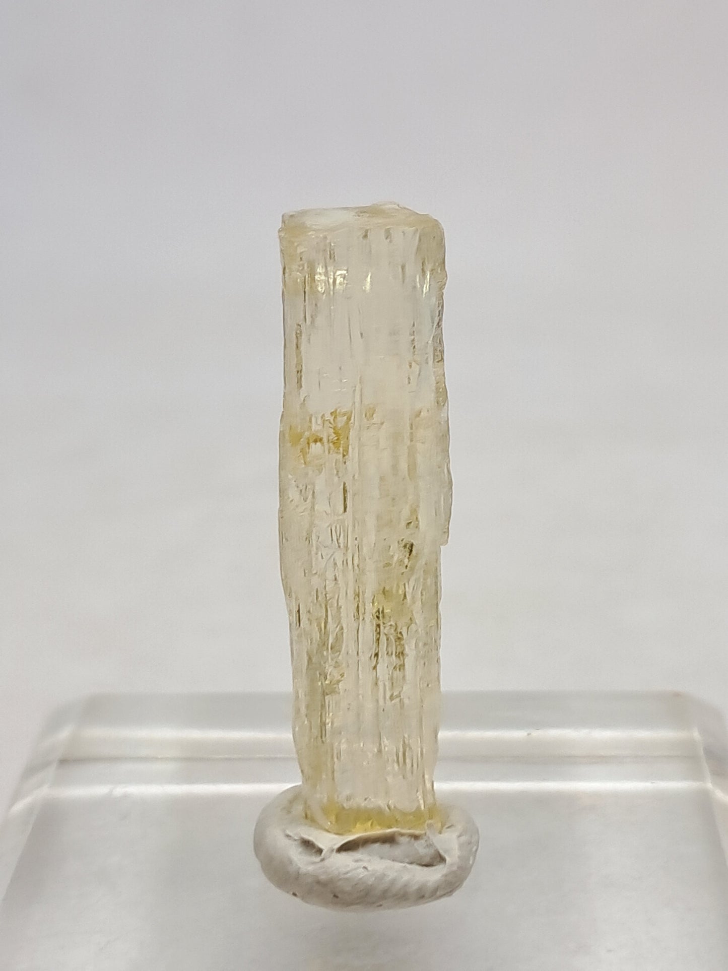 Escapolita *Calidad de gema* (Karur) Cristal natural | Ejemplar mineral n.° SCP3