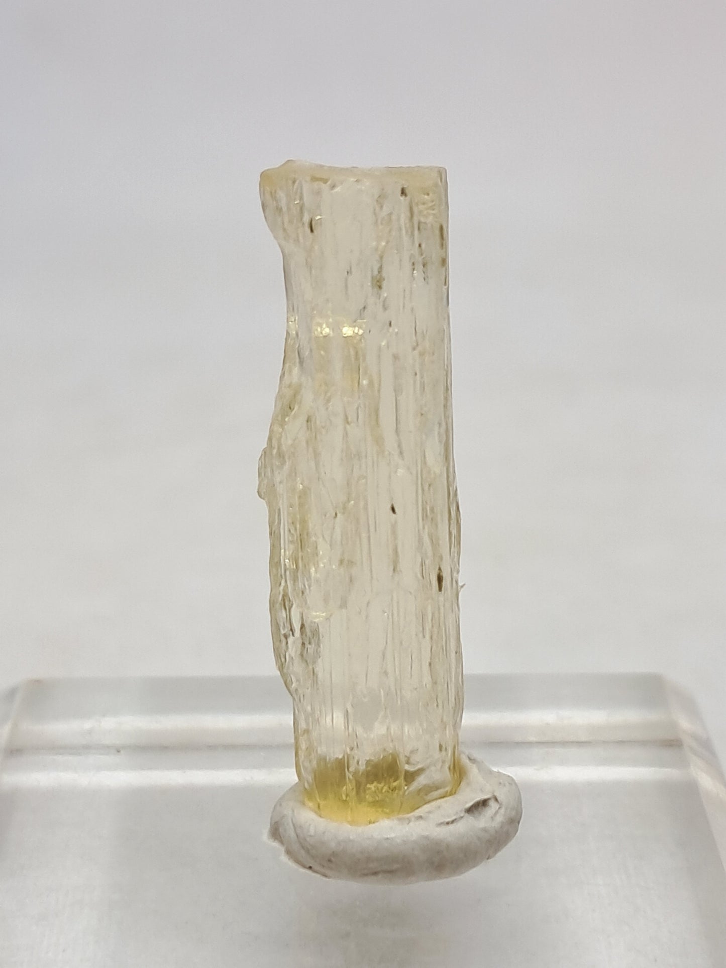 Escapolita *Calidad de gema* (Karur) Cristal natural | Ejemplar mineral n.° SCP3