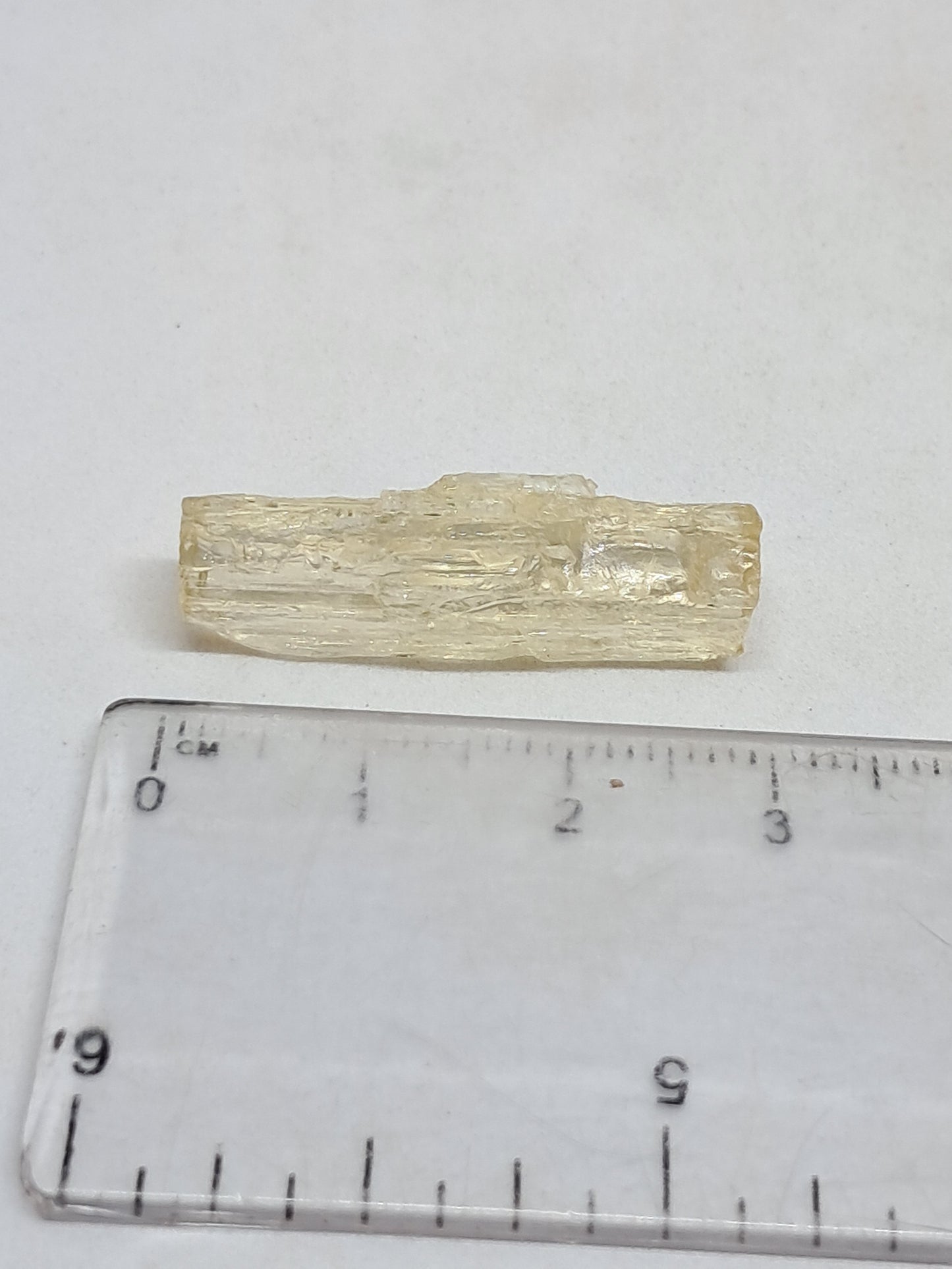 Escapolita *Calidad de gema* (Karur) Cristal natural | Ejemplar mineral n.° SCP3