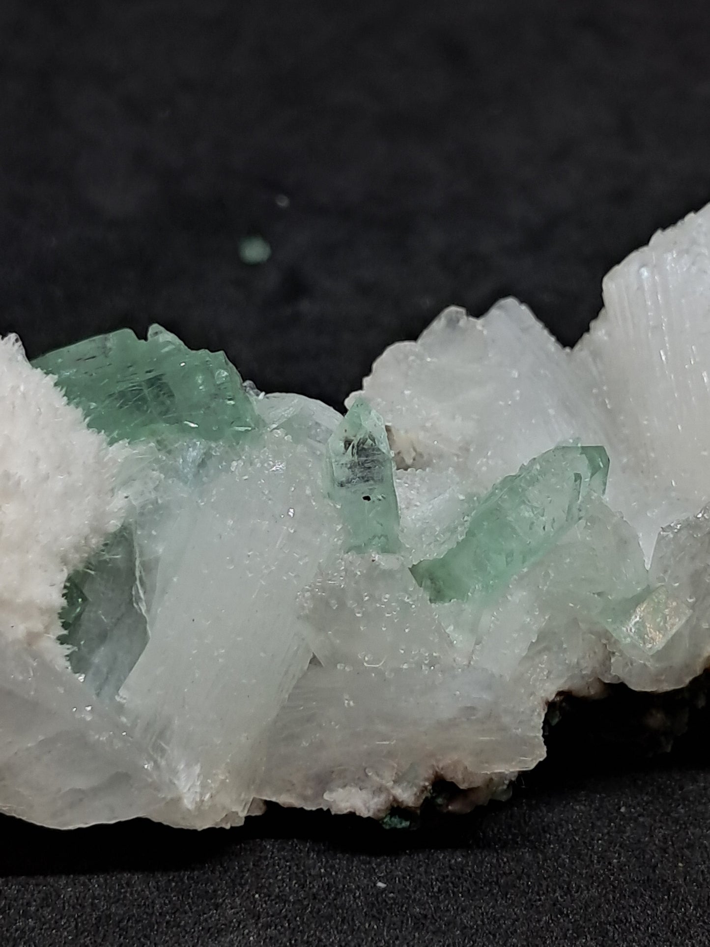 Green Apophyllite (Fluorapophyllite) with Stilbite, Mordenite and UV-reactive Calcites #GA6