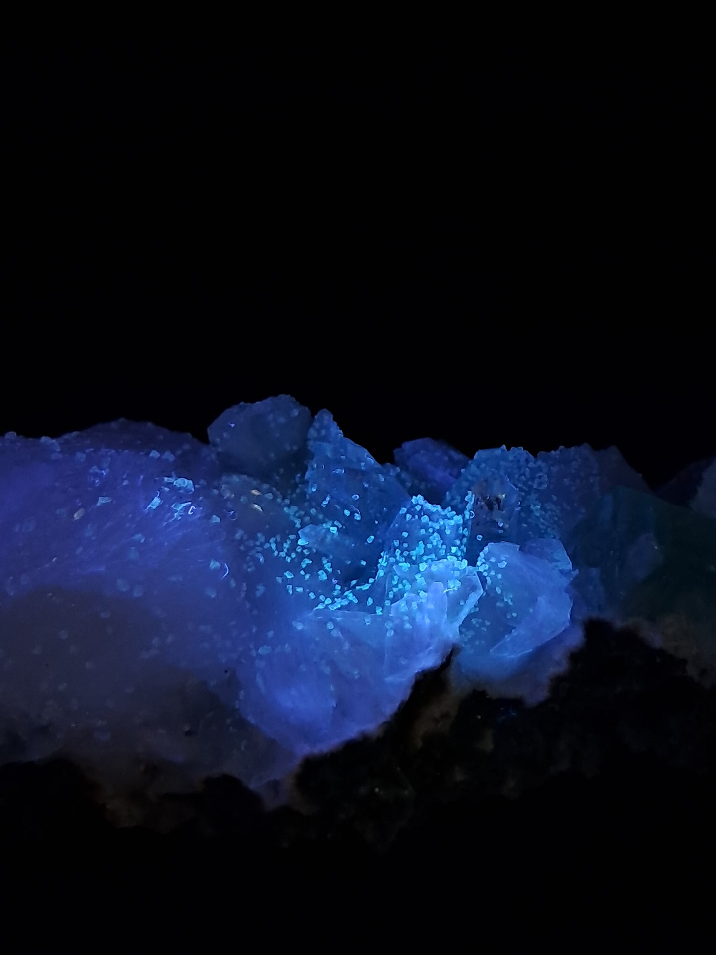 Green Apophyllite (Fluorapophyllite) with Stilbite, Mordenite and UV-reactive Calcites #GA6