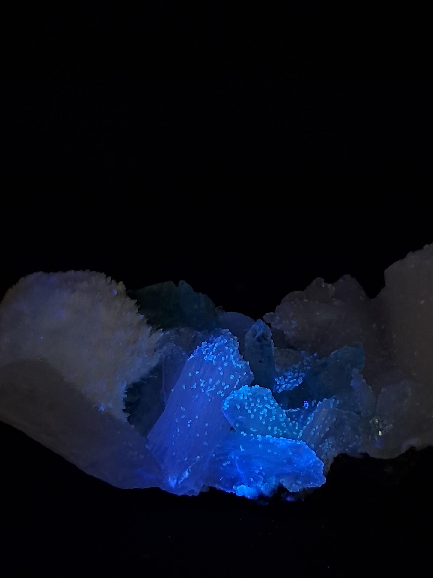 Green Apophyllite (Fluorapophyllite) with Stilbite, Mordenite and UV-reactive Calcites #GA6