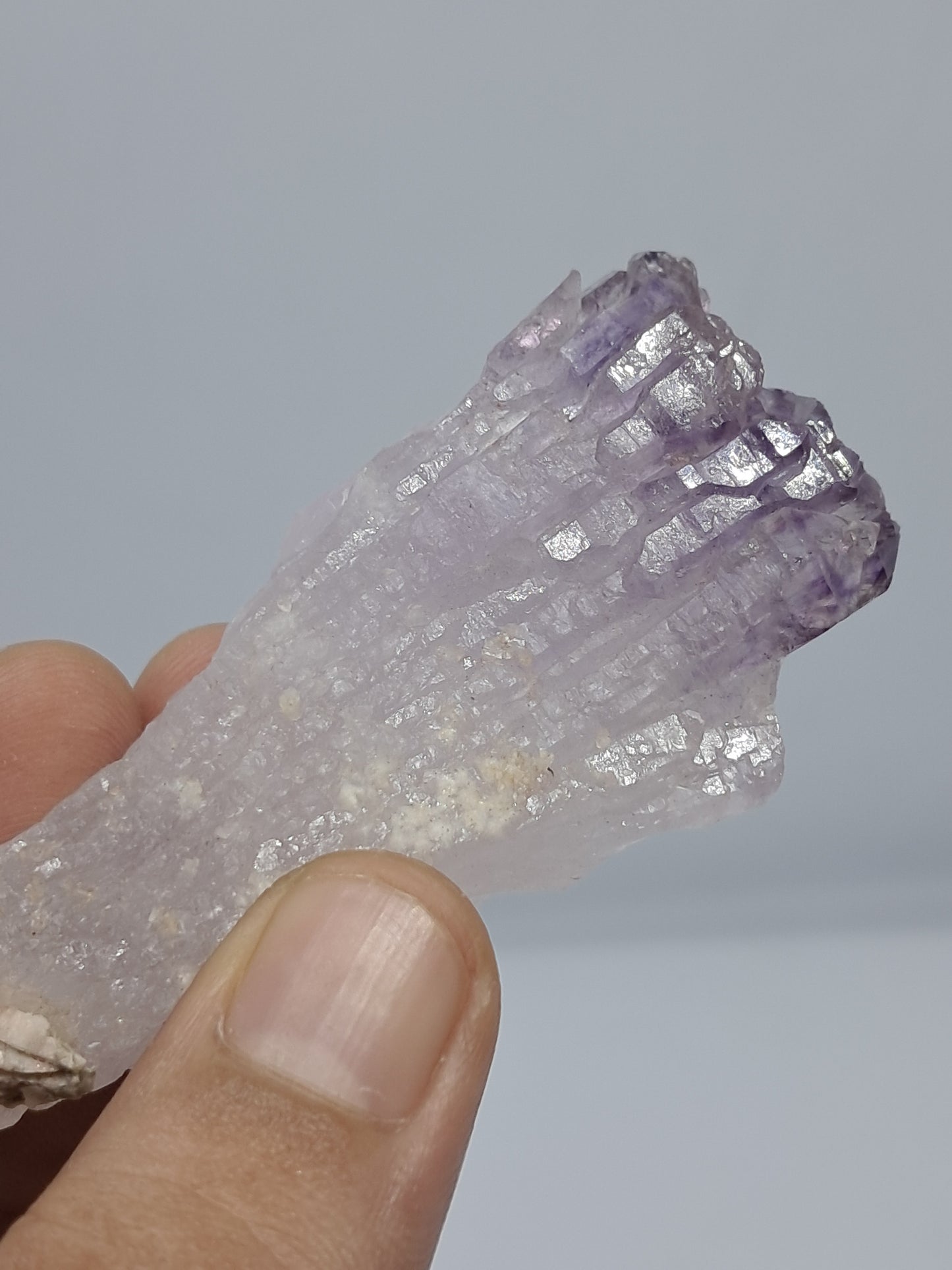 Cristal de cuarzo en racimo de cetro de amatista (karur) | Piedra natural | Ejemplar mineral n.° KA86