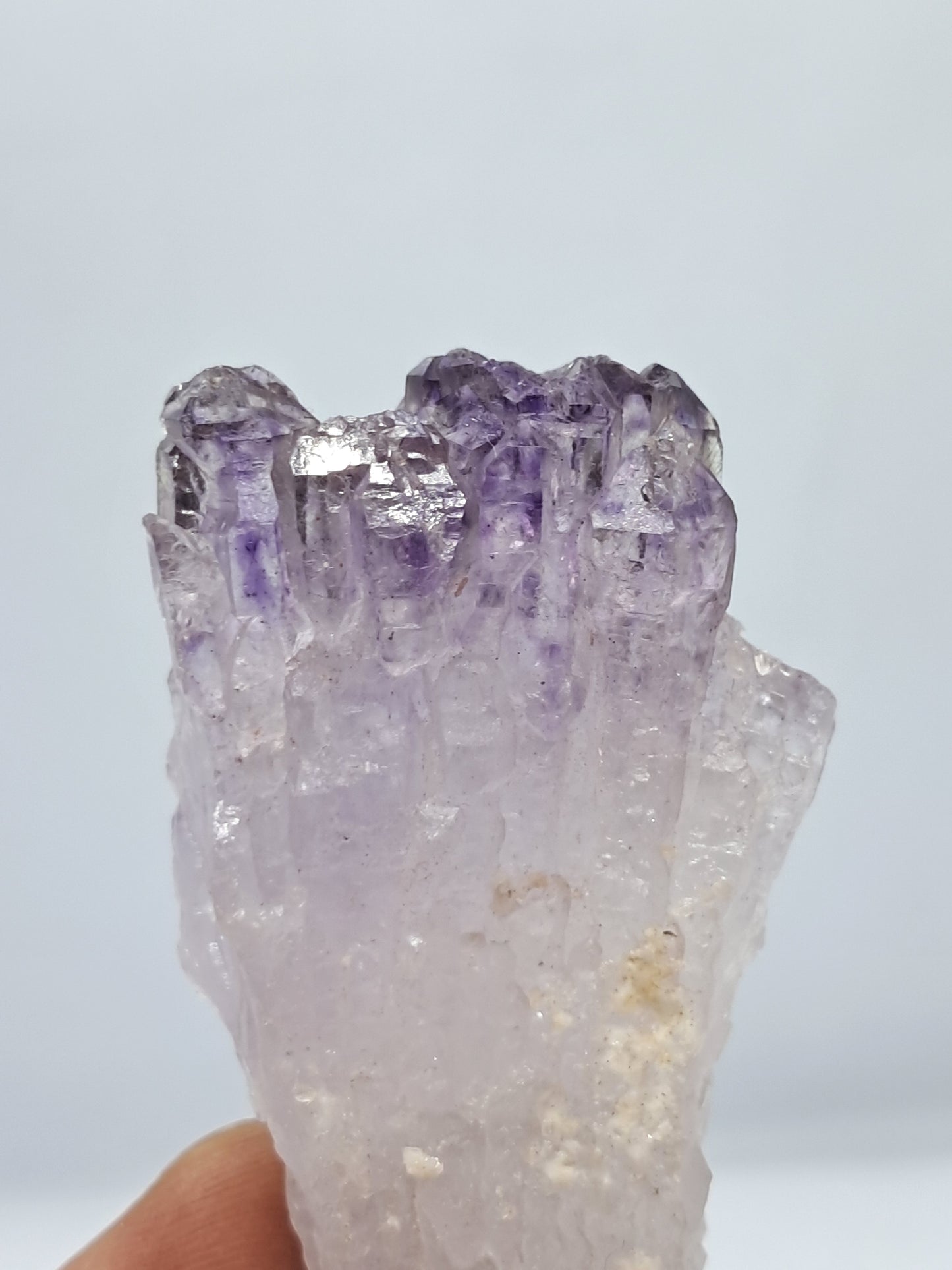 Cristal de cuarzo en racimo de cetro de amatista (karur) | Piedra natural | Ejemplar mineral n.° KA86