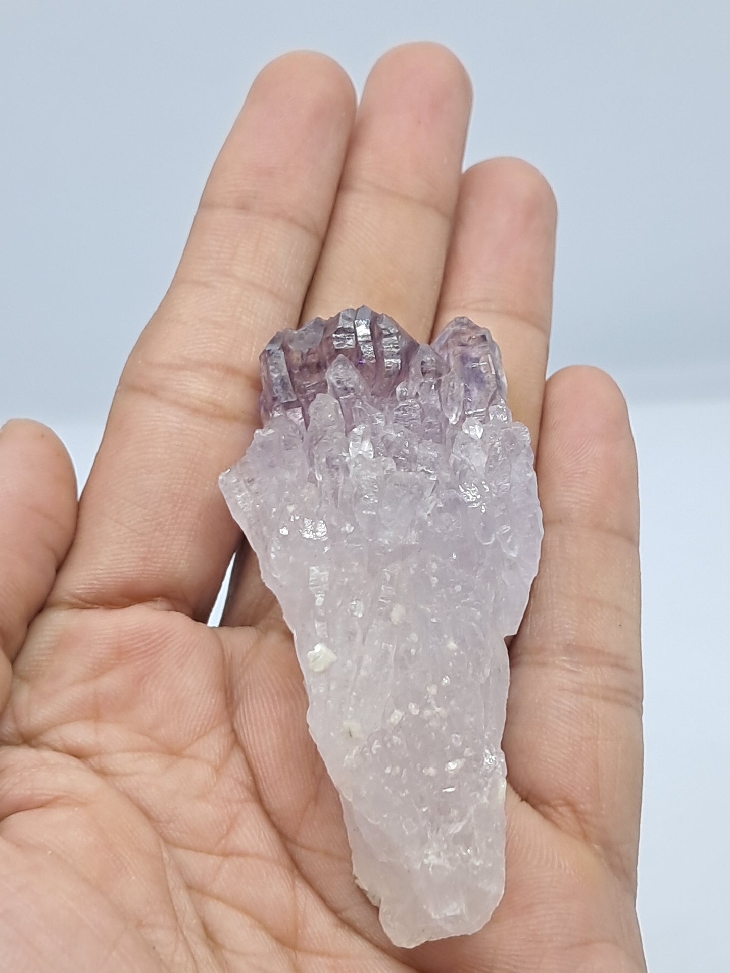Cristal de cuarzo en racimo de cetro de amatista (karur) | Piedra natural | Ejemplar mineral n.° KA86