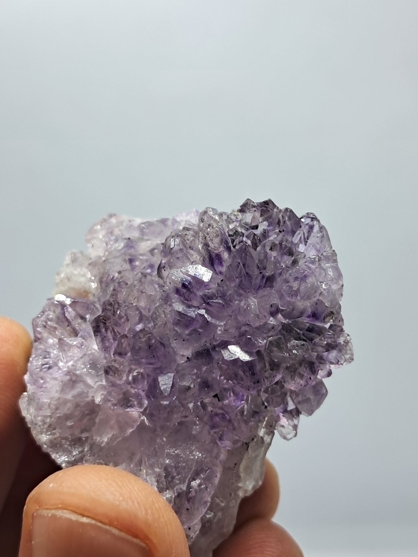 Amatista en racimo (Karur) de cuarzo morado cristalino | Piedra natural | Ejemplar mineral n.° KA73