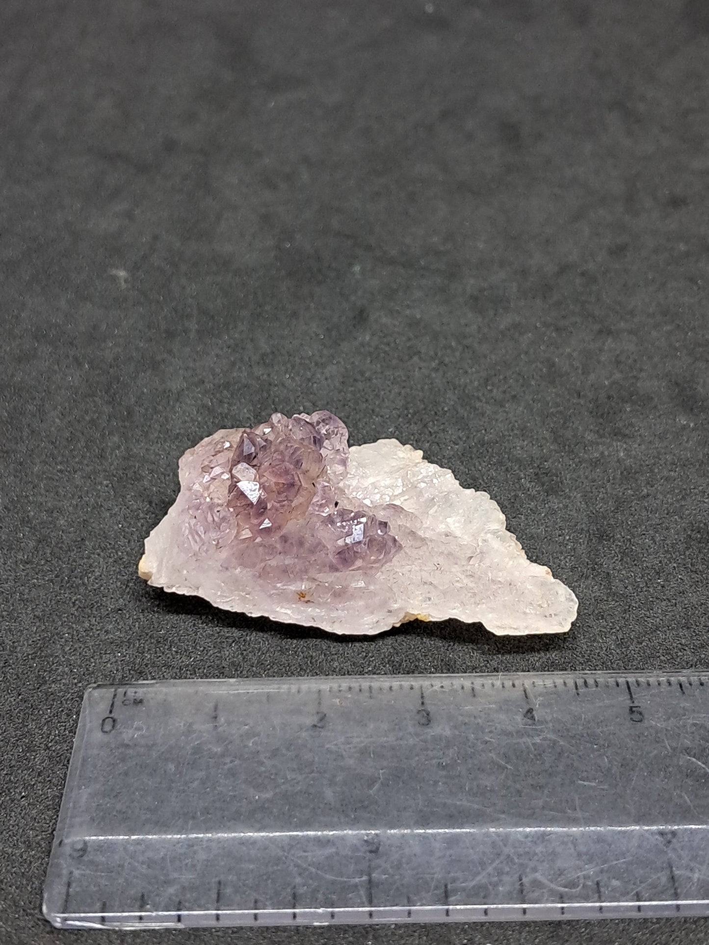 Cúmulo de cristal de amatista en cetro sobre cuarzo (karur) | Piedra natural | Ejemplar mineral n.° KA72