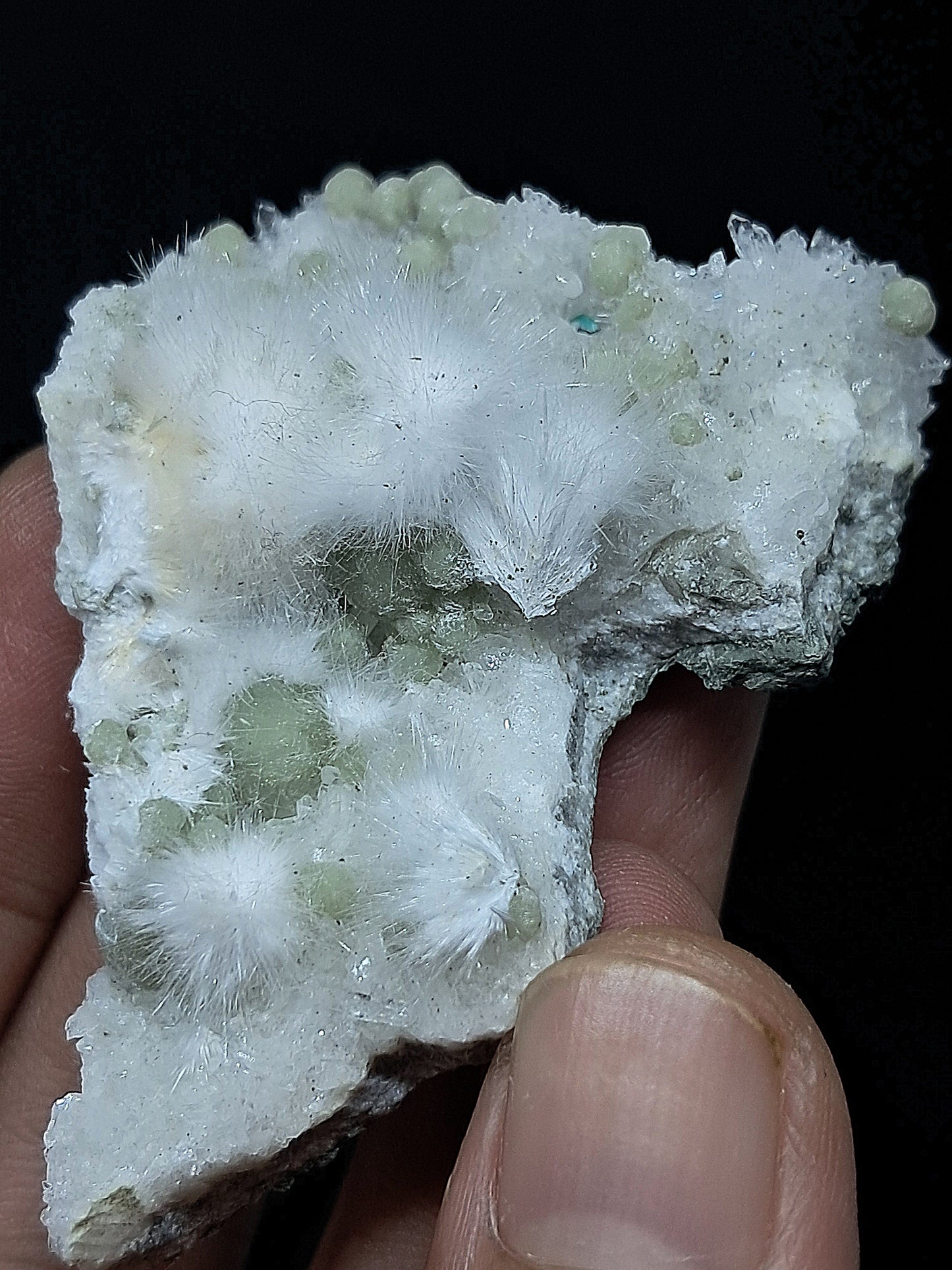 Okenita con girolita sobre matriz de cuarzo (Bombay) | Ejemplar mineral | Calidad de coleccionista | Cristal natural n.° OK29