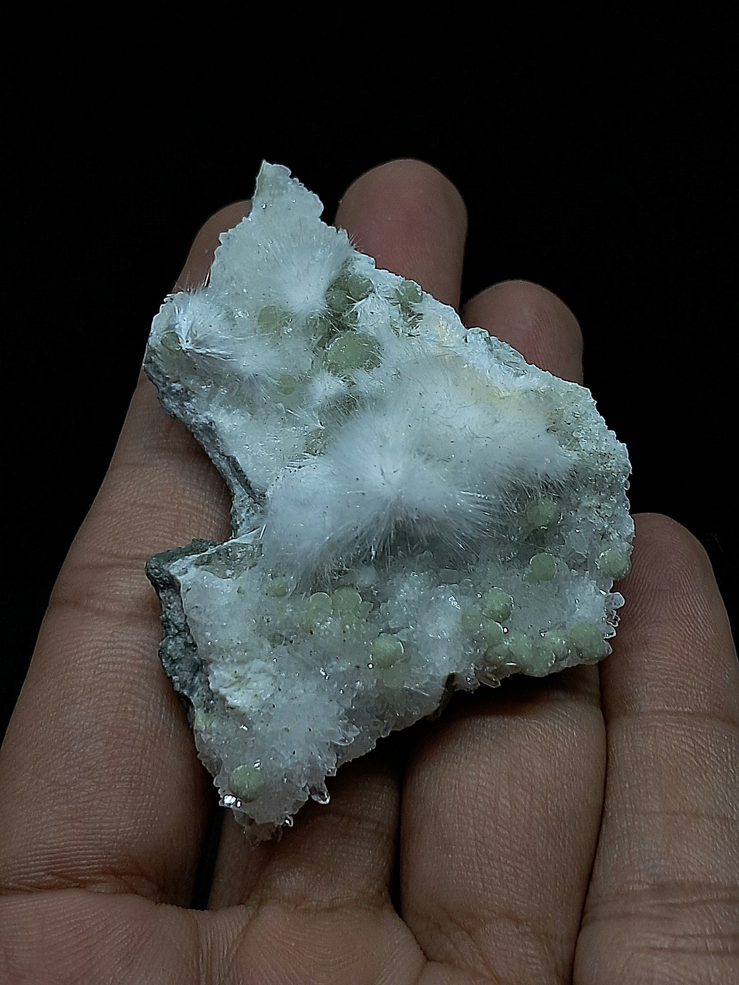 Okenita con girolita sobre matriz de cuarzo (Bombay) | Ejemplar mineral | Calidad de coleccionista | Cristal natural n.° OK29