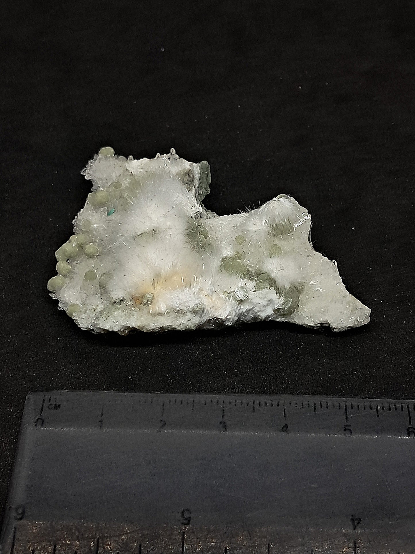 Okenita con girolita sobre matriz de cuarzo (Bombay) | Ejemplar mineral | Calidad de coleccionista | Cristal natural n.° OK29