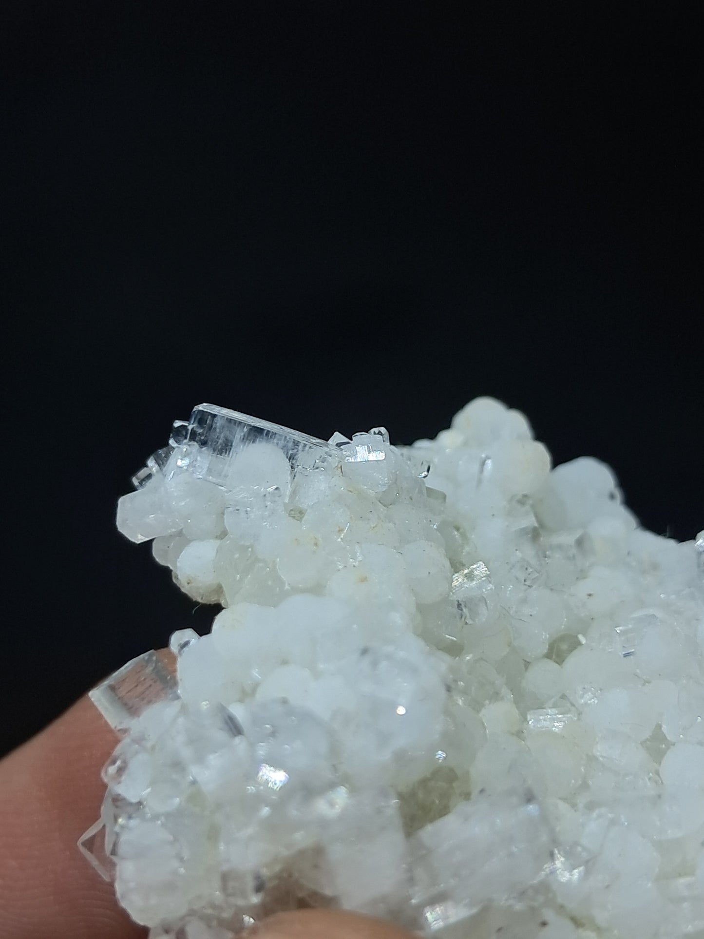 Ejemplar mineral de okenita con girolita y apofilita (Bombay) | Calidad de coleccionista | Cristal natural n.° OK32