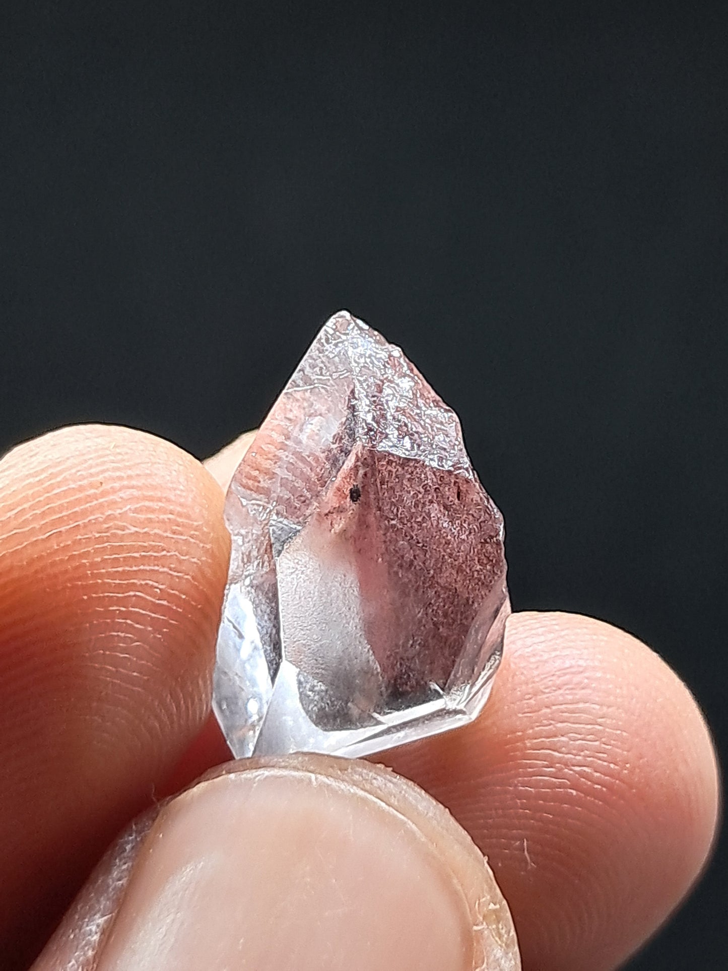 Punta de cristal natural de cuarzo fantasma hematita (Telangana) | Ejemplar mineral n.° HPQ20