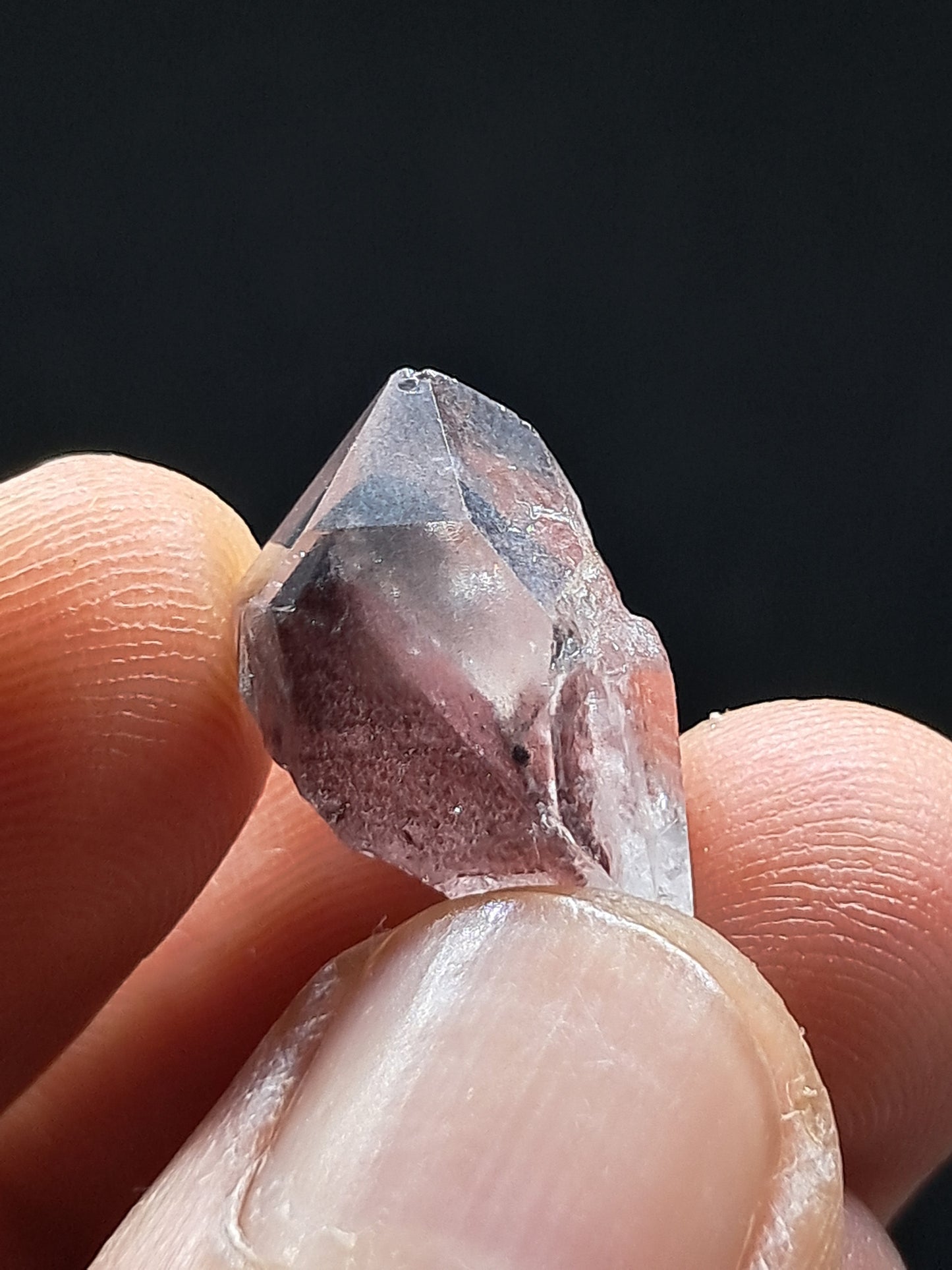Punta de cristal natural de cuarzo fantasma hematita (Telangana) | Ejemplar mineral n.° HPQ20