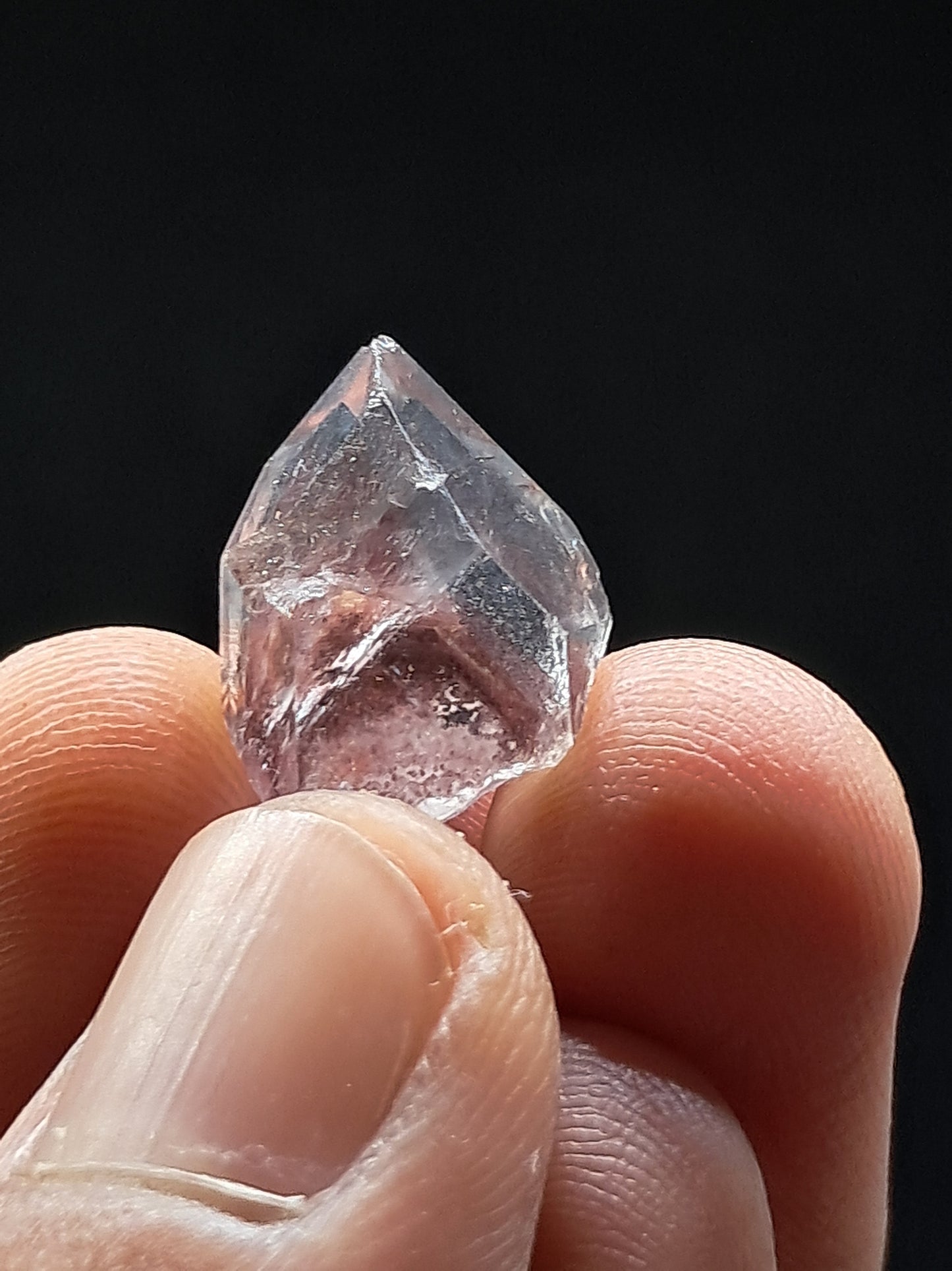 Punta de cristal natural de cuarzo fantasma hematita (Telangana) | Ejemplar mineral n.° HPQ20