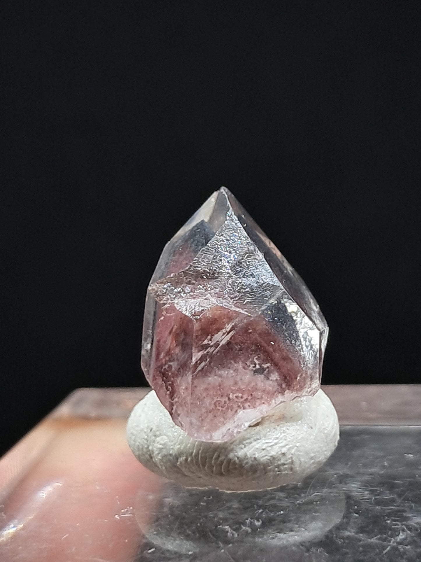 Punta de cristal natural de cuarzo fantasma hematita (Telangana) | Ejemplar mineral n.° HPQ20