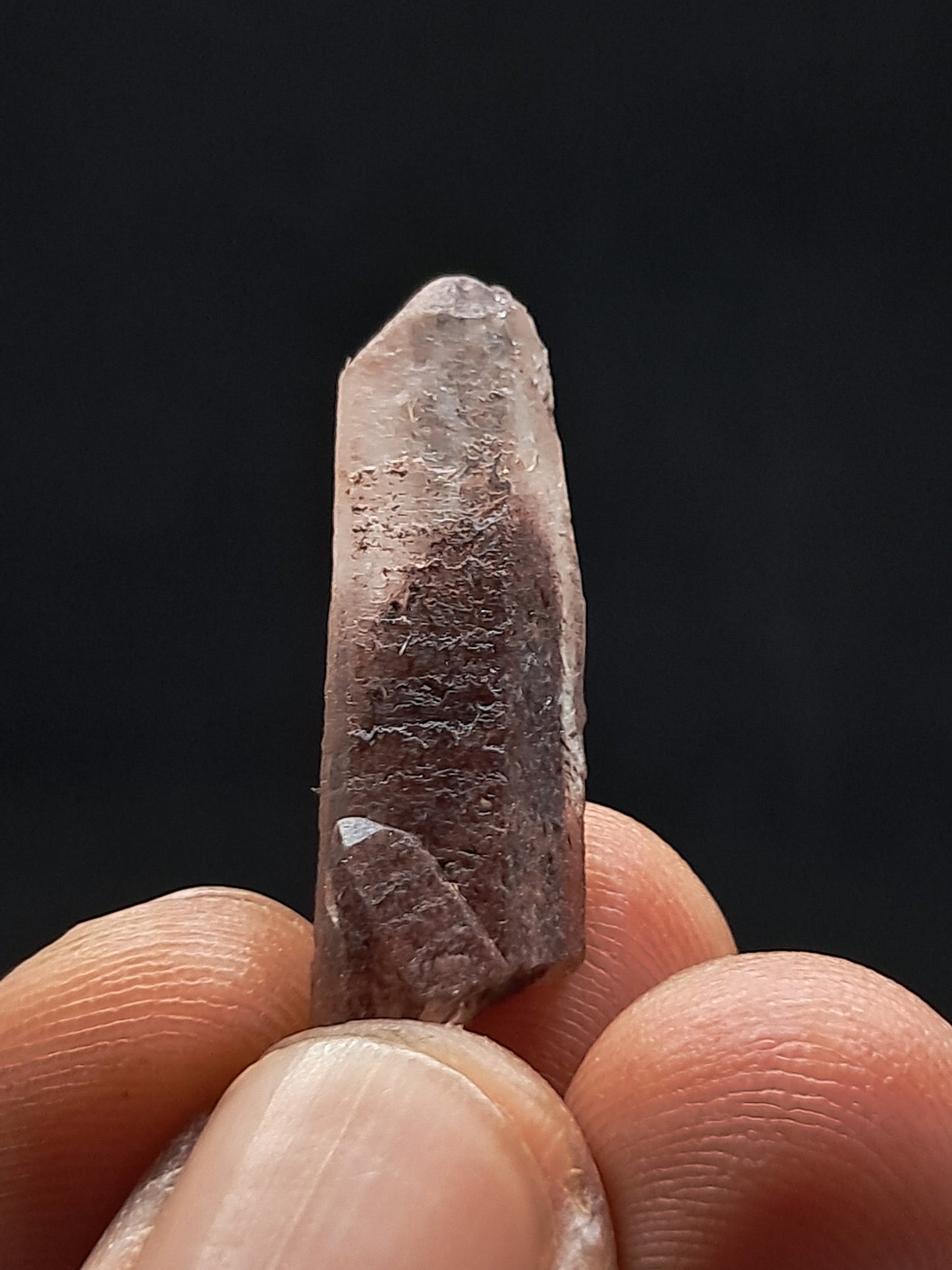 Punta de cristal natural de cuarzo fantasma hematita (Telangana) | Ejemplar mineral n.° HPQ21