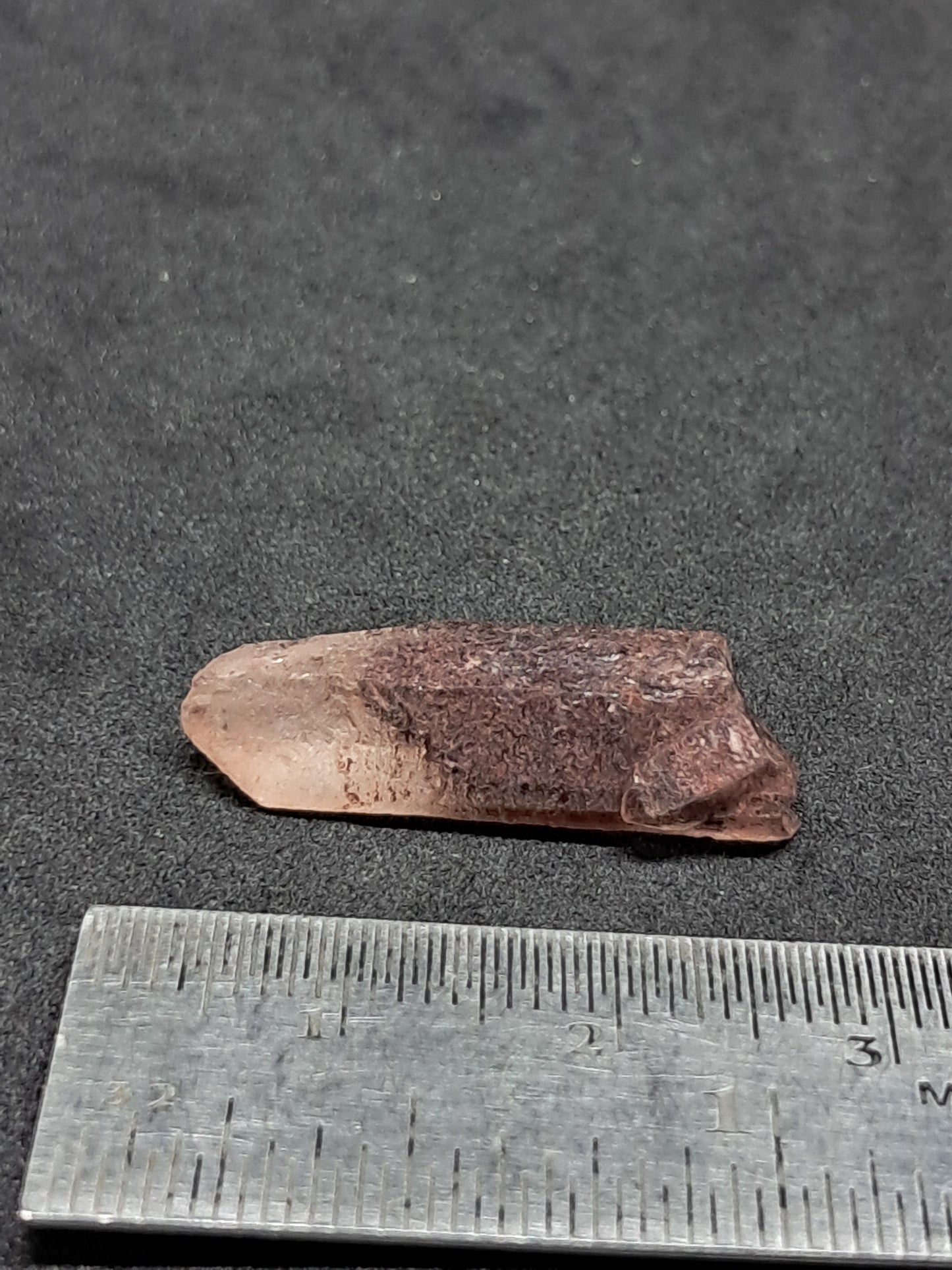 Punta de cristal natural de cuarzo fantasma hematita (Telangana) | Ejemplar mineral n.° HPQ21