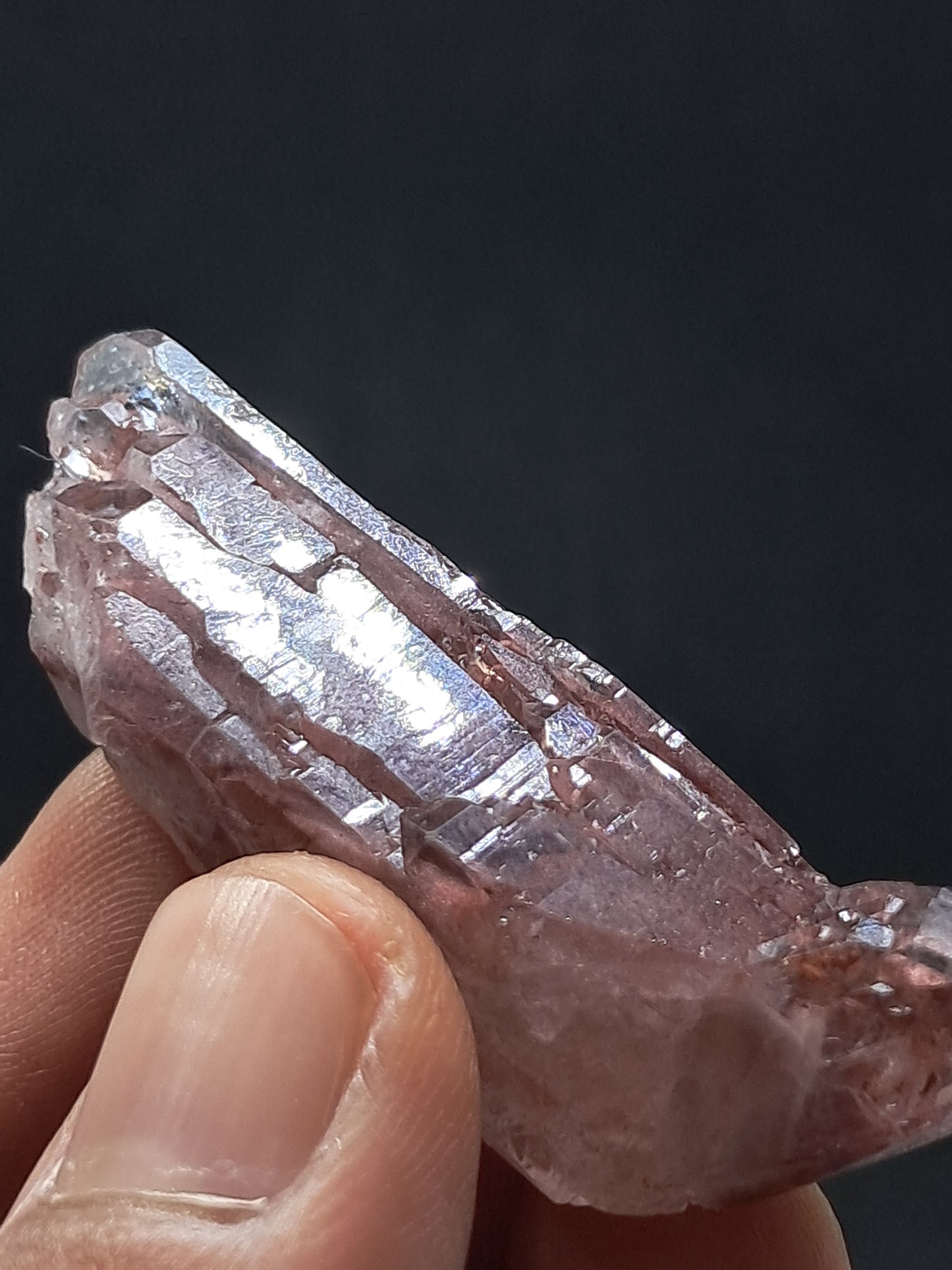Cuarzo Elestial Fantasma de Hematita (Telangana) Punta de Cristal Natural | Ejemplar Mineral n.° HPQ23
