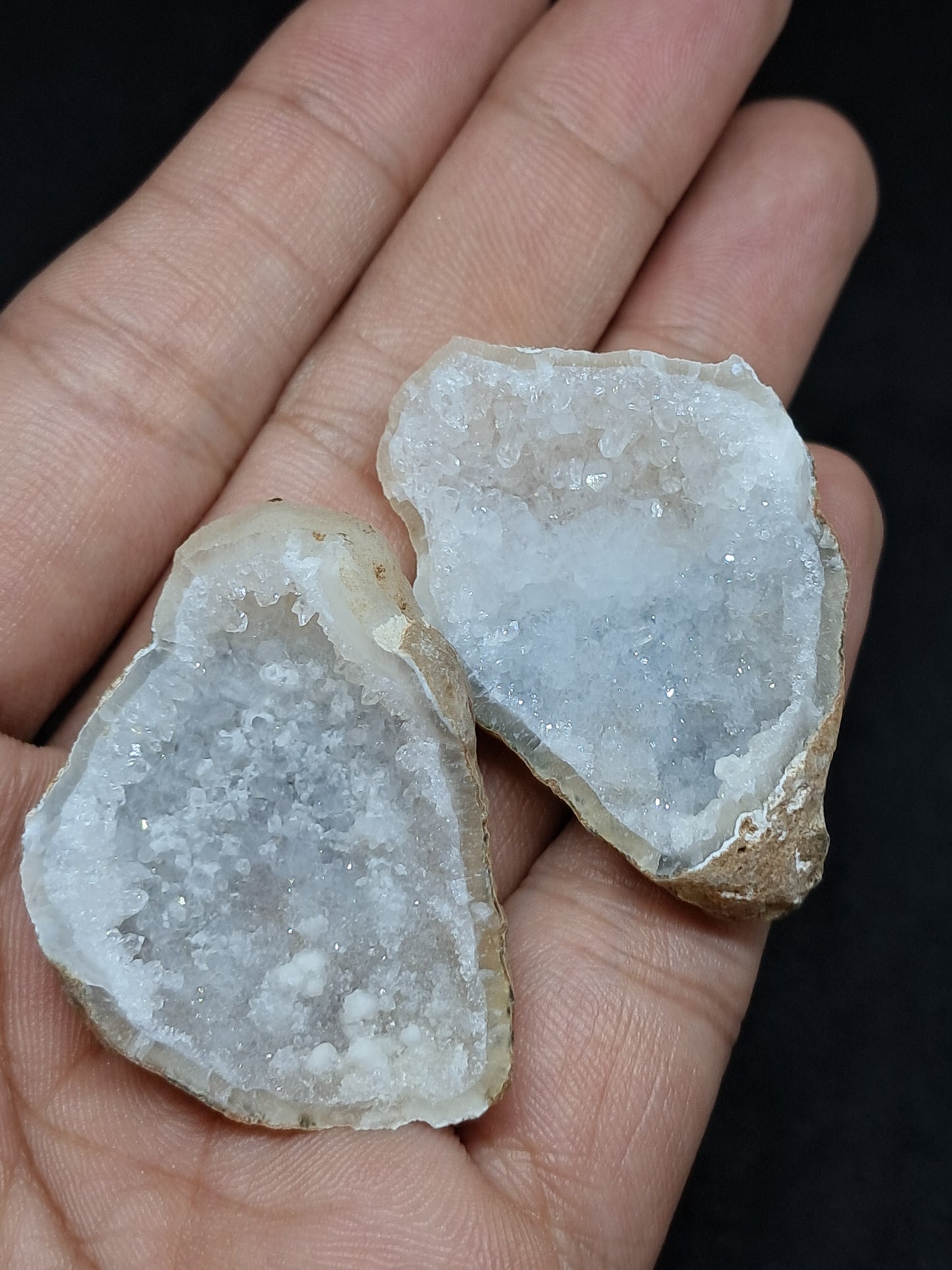 Quartz Geode (Ajanta) w/ UV-reactive Calcites | Iridiscent Points | Natural Crystal | Anandalite | Iris Quartz #GD17