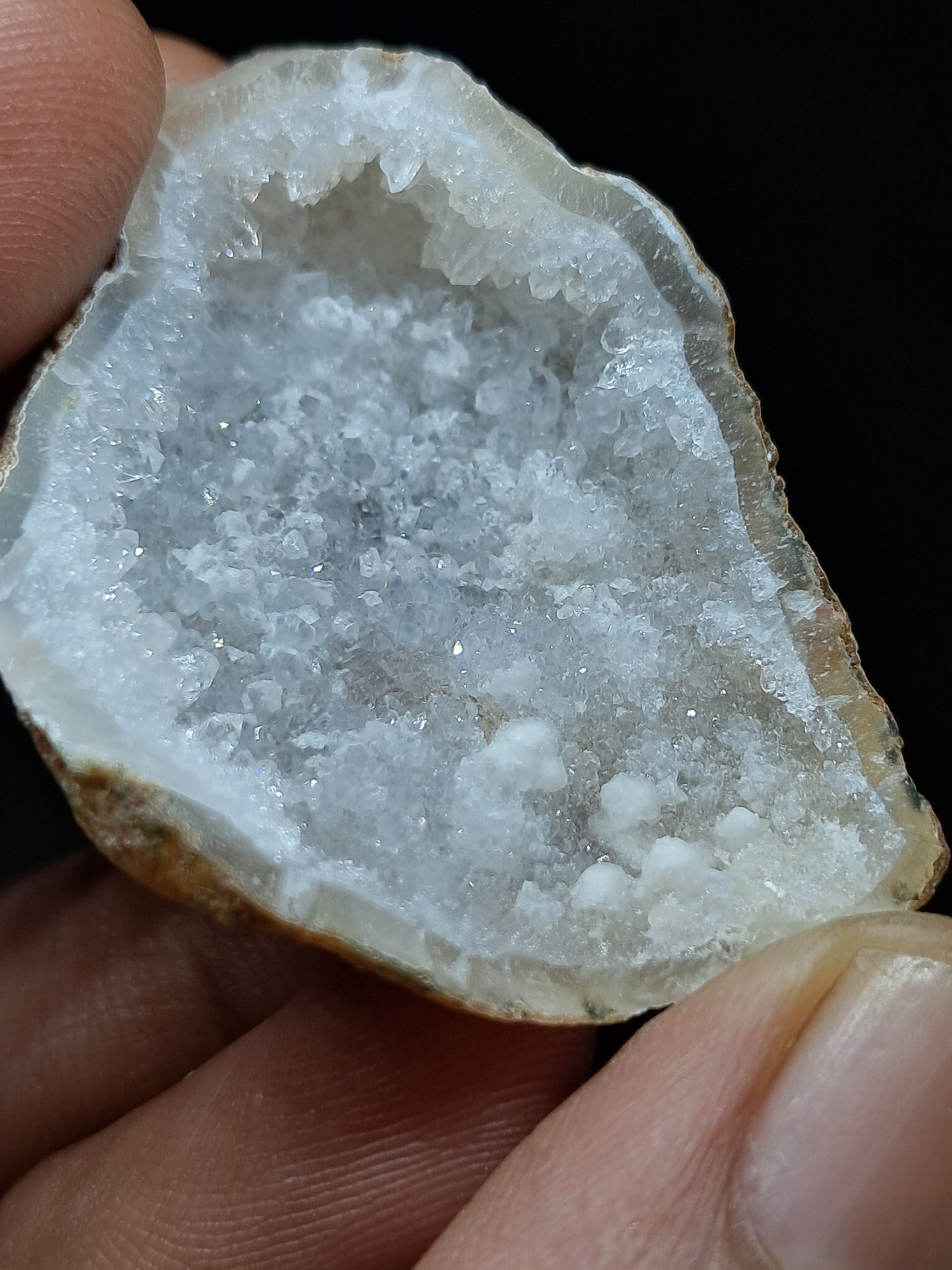 Quartz Geode (Ajanta) w/ UV-reactive Calcites | Iridiscent Points | Natural Crystal | Anandalite | Iris Quartz #GD17
