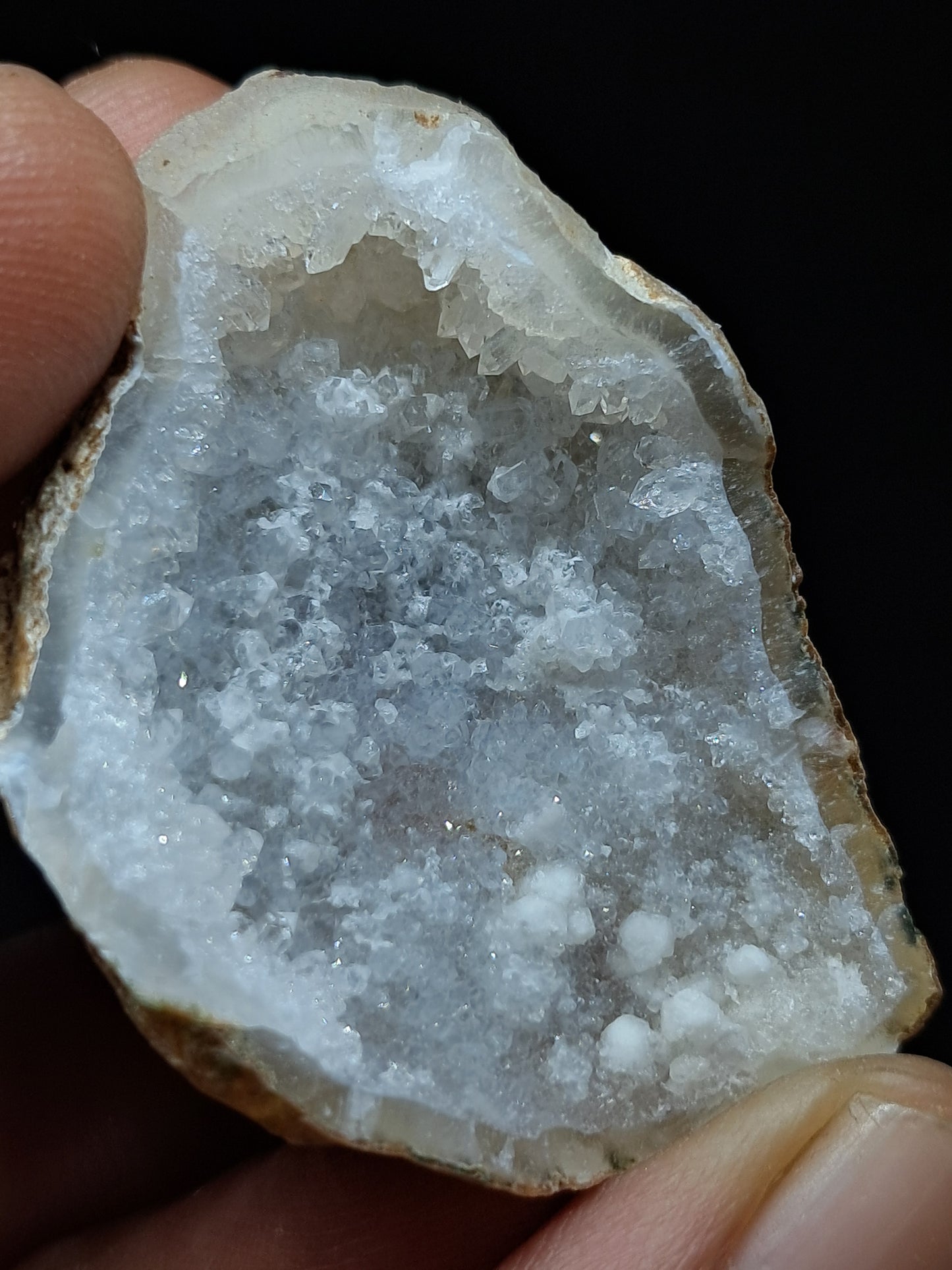 Quartz Geode (Ajanta) w/ UV-reactive Calcites | Iridiscent Points | Natural Crystal | Anandalite | Iris Quartz #GD17