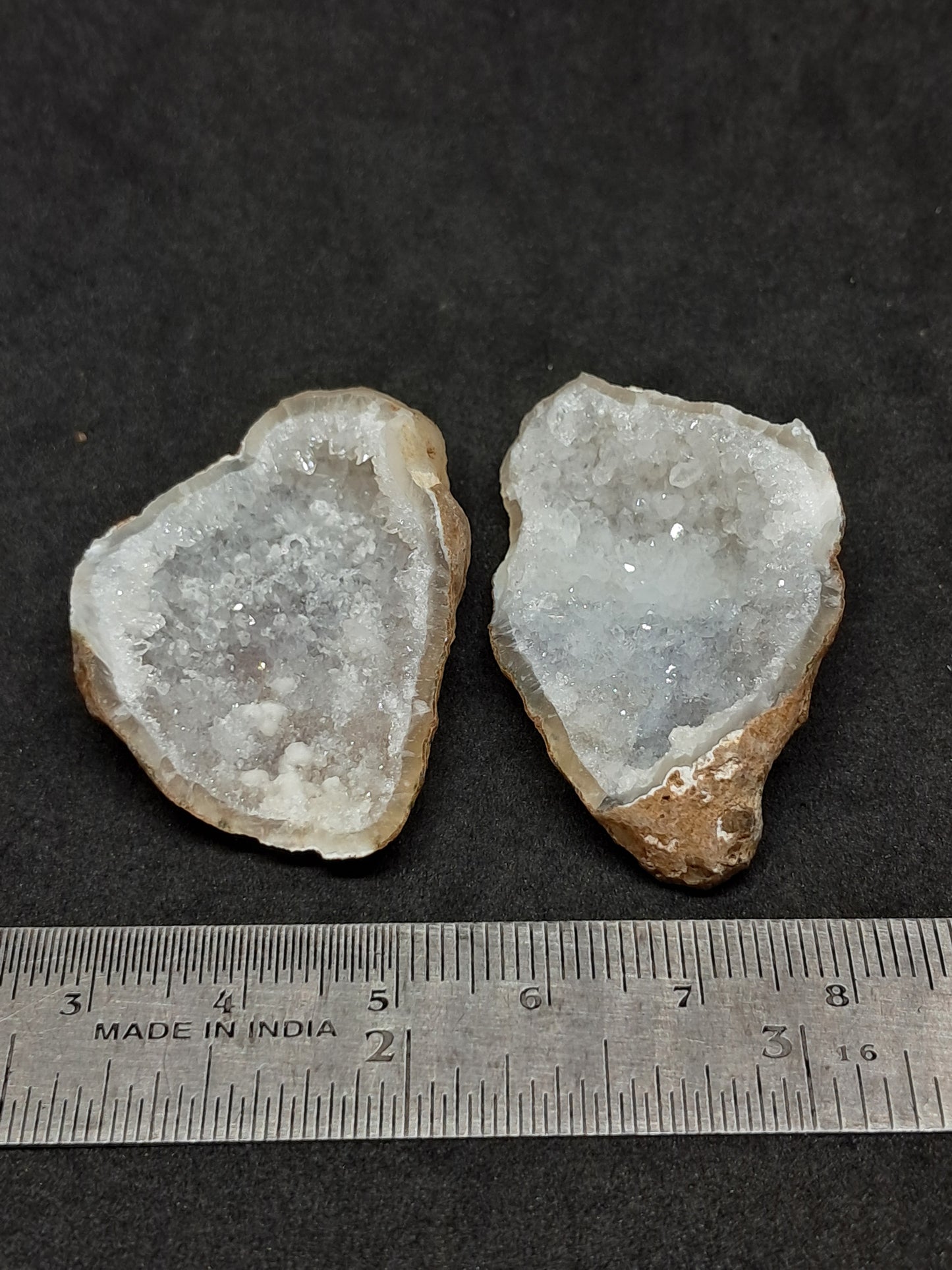 Quartz Geode (Ajanta) w/ UV-reactive Calcites | Iridiscent Points | Natural Crystal | Anandalite | Iris Quartz #GD17