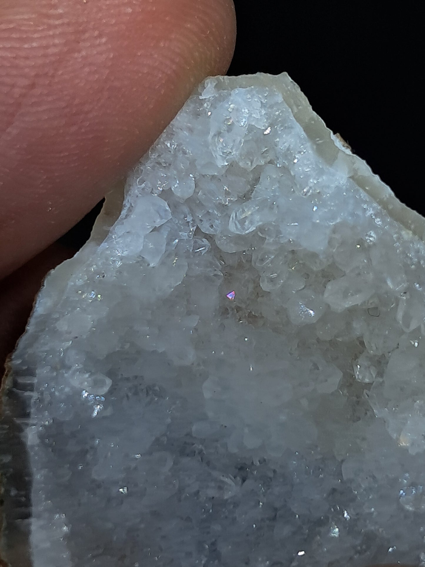 Quartz Geode (Ajanta) w/ UV-reactive Calcites | Iridiscent Points | Natural Crystal | Anandalite | Iris Quartz #GD17