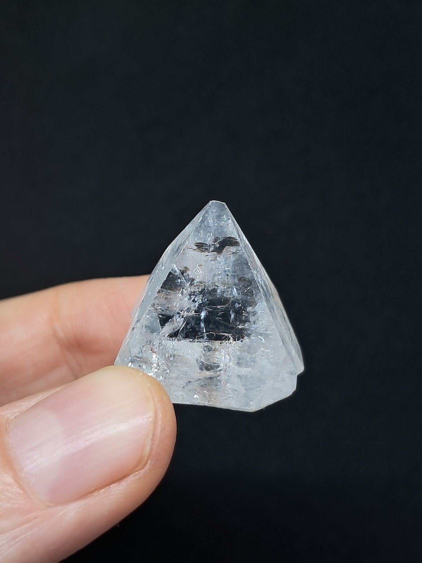 Clear Apophyllite Points (20-26 mm) (Non-precious natural mineral) #AP12