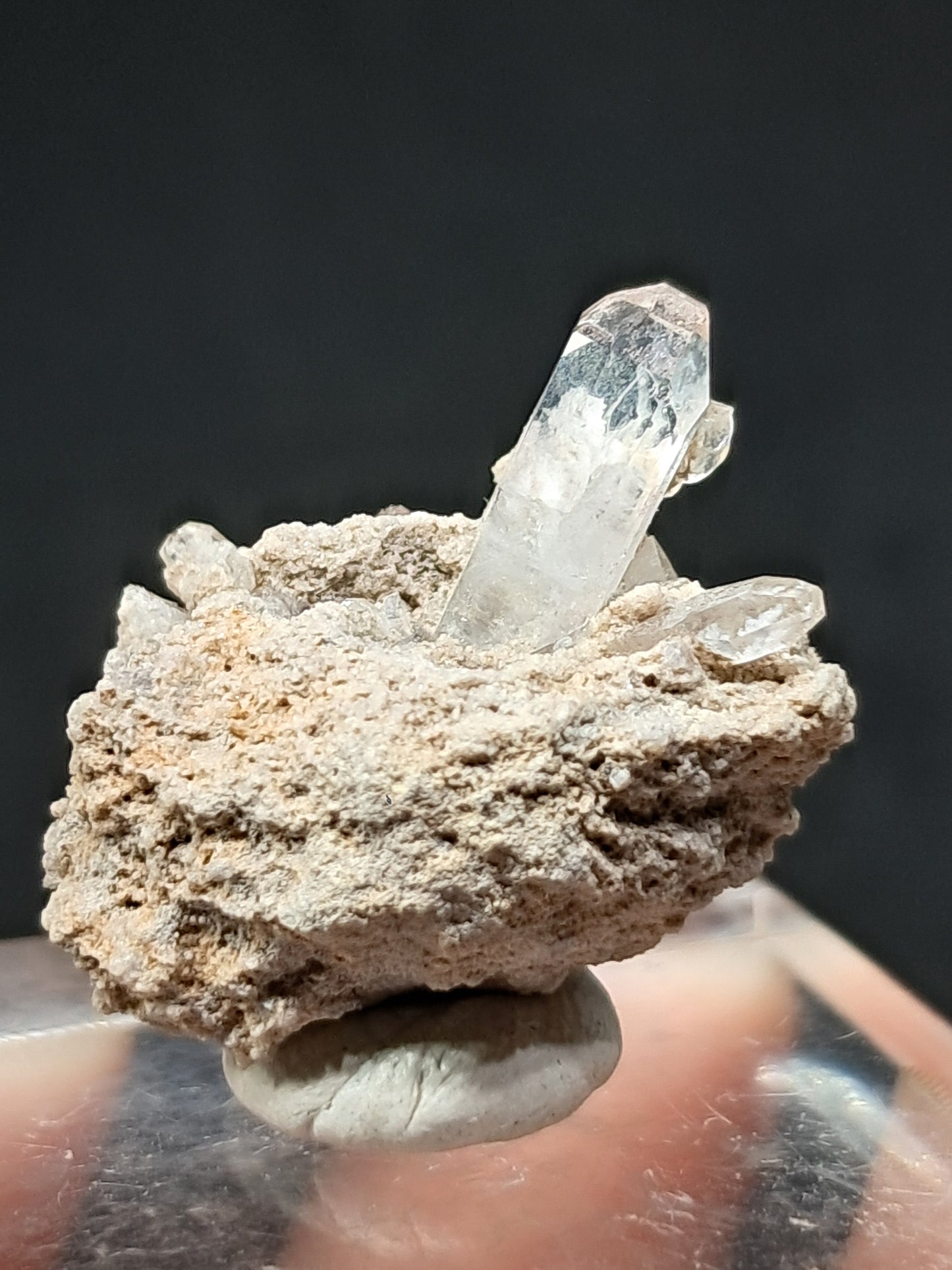 Cristal de topacio blanco natural en matriz (México), piedra preciosa rara | Ejemplar mineral n.° TPZ4