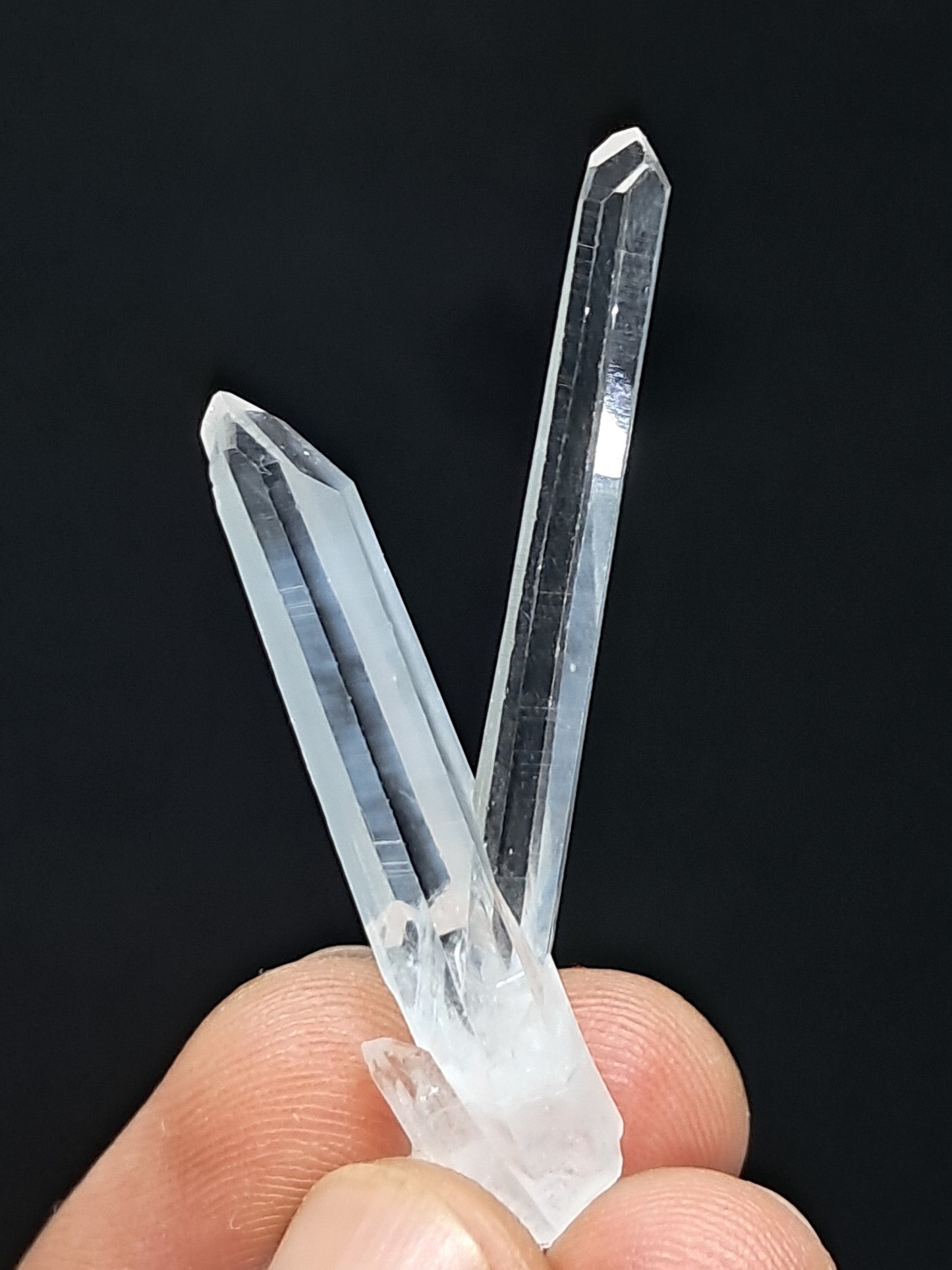 Cuarzo láser intersecante (Santander, Colombia), punta transparente natural | Ejemplar mineral n.° COQ1