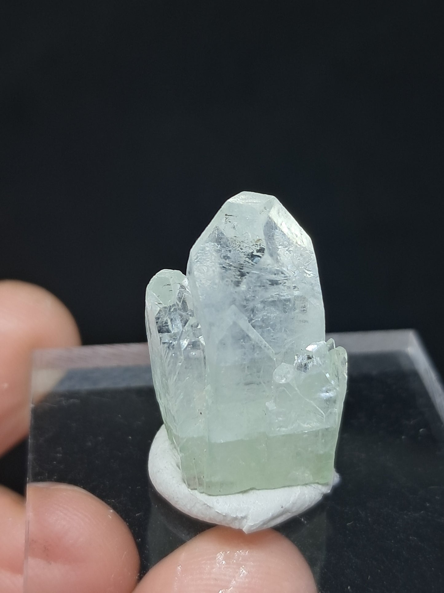 Green Apophyllite Multiple Points (18-23 mm) (Non-precious natural stone) #AP2