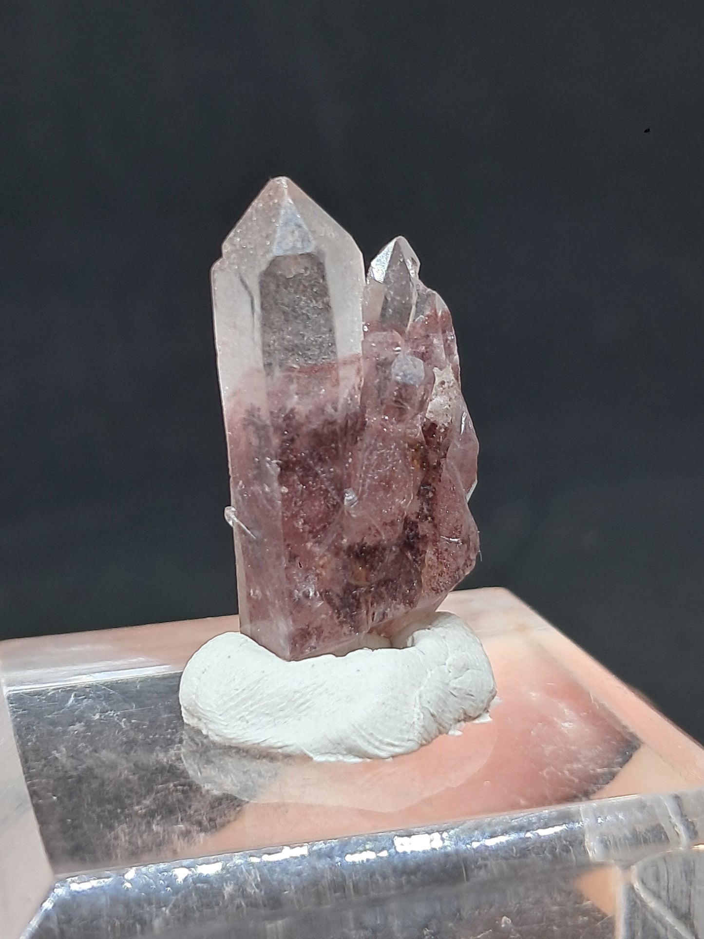 Punta de cristal natural de cuarzo fantasma hematita (Telangana) | Ejemplar mineral n.° HPQ17