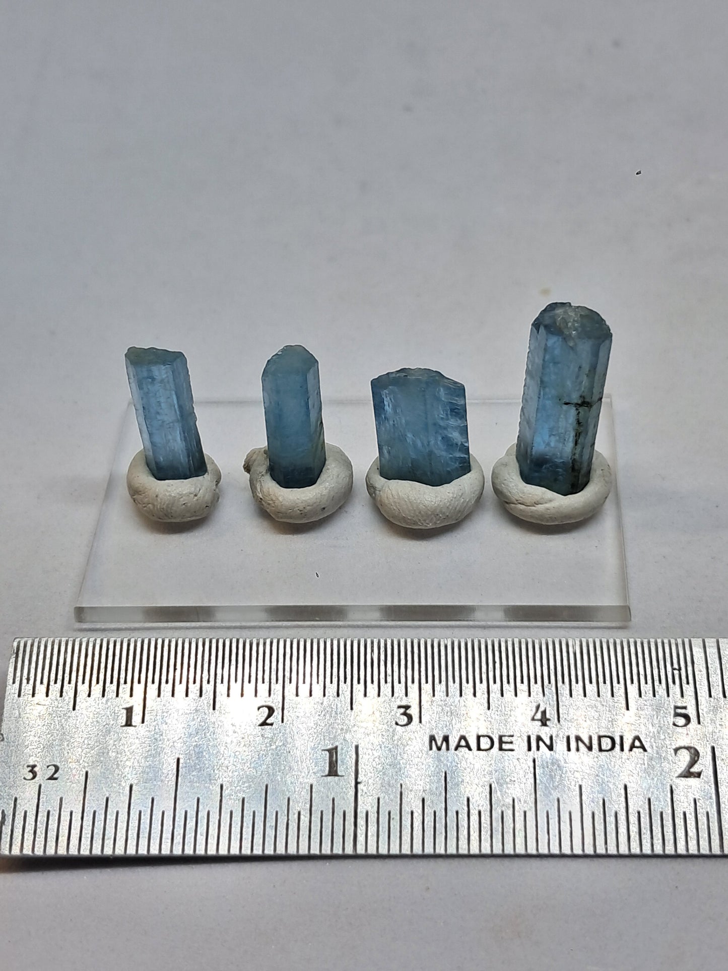 Juego de 4 Aguamarinas (Karur) en Bruto, Cristales Hexagonales de *Calidad Gema* | Ejemplar Mineral #AQM39