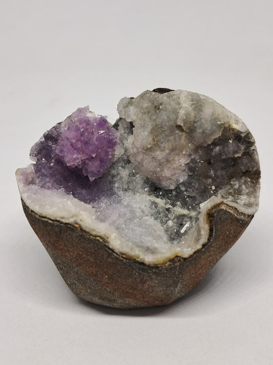 Amatista "diente de perro" sobre Calcedonia en Geoda de Basalto (Khadakwani) Rara Formación  |  Piedra Natural | Cristal de Geoda #DTA1