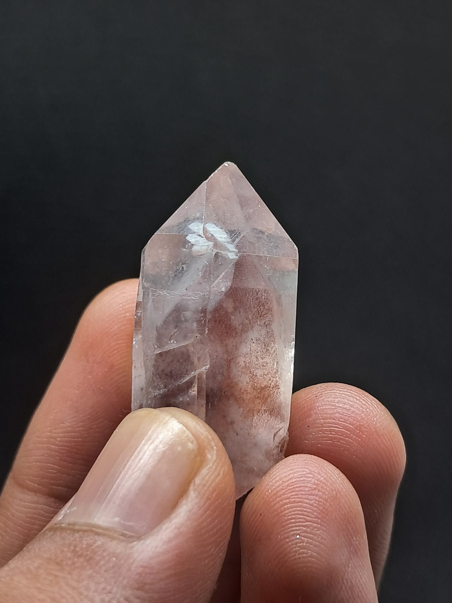 Punta de cristal natural de cuarzo fantasma hematita (Telangana) | Ejemplar mineral n.° HPQ35