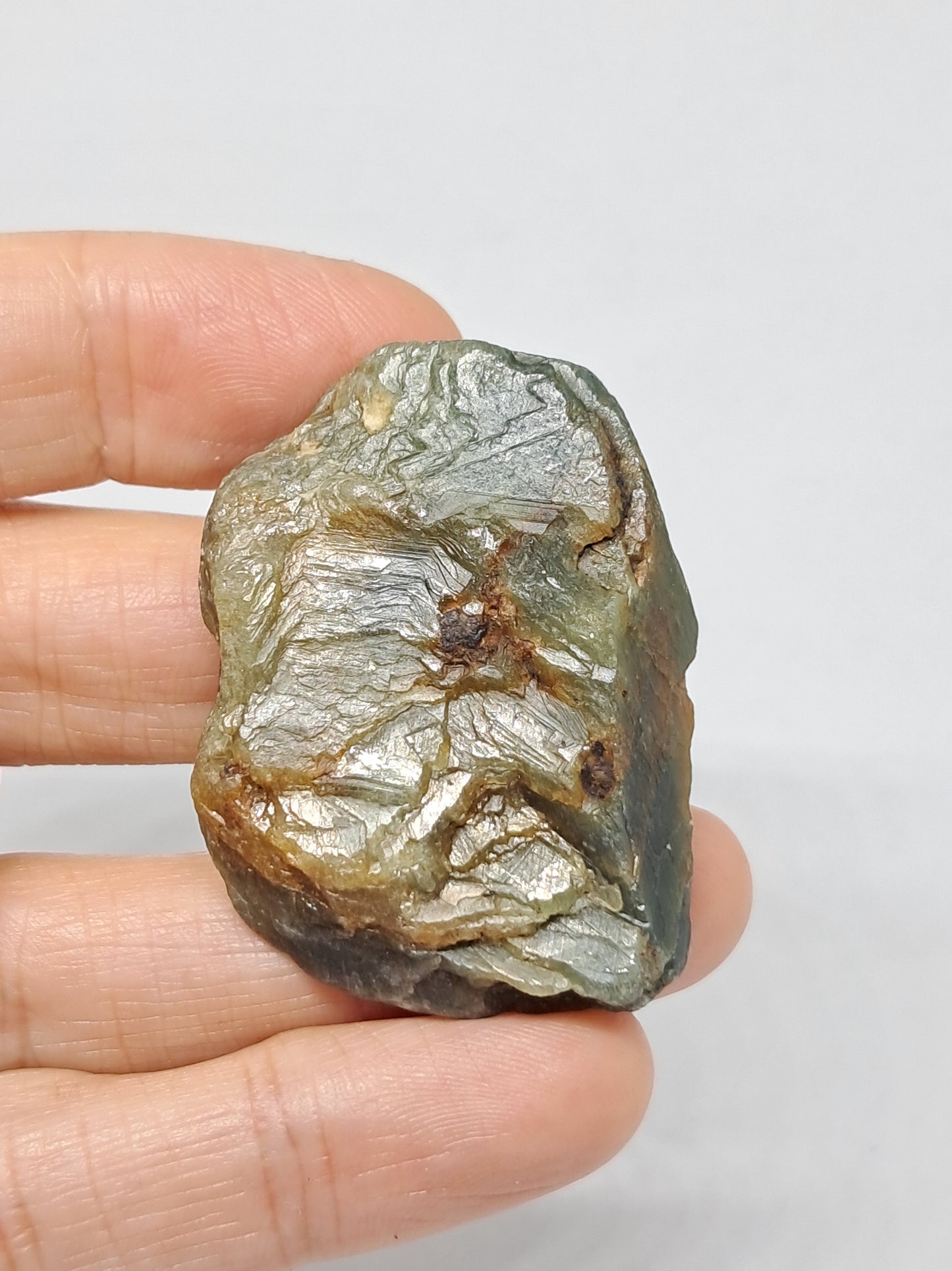 Rough Sapphire (Non-precious natural stone) #SP12