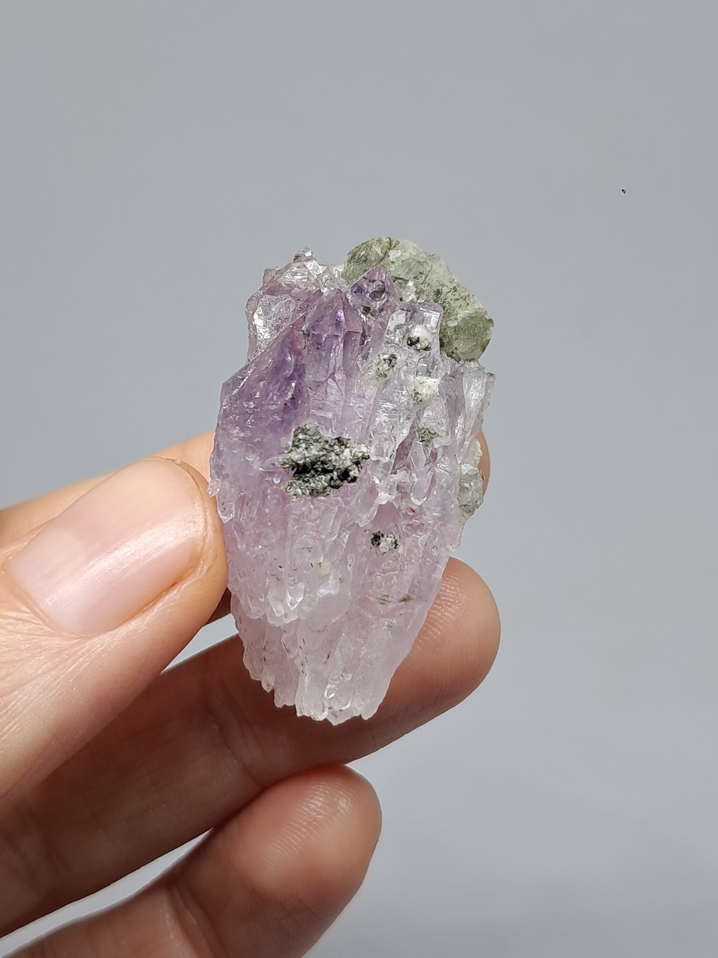 Amatista en racimo (Karur) | Cristal en bruto | Piedra natural | Ejemplar mineral n.° KA139