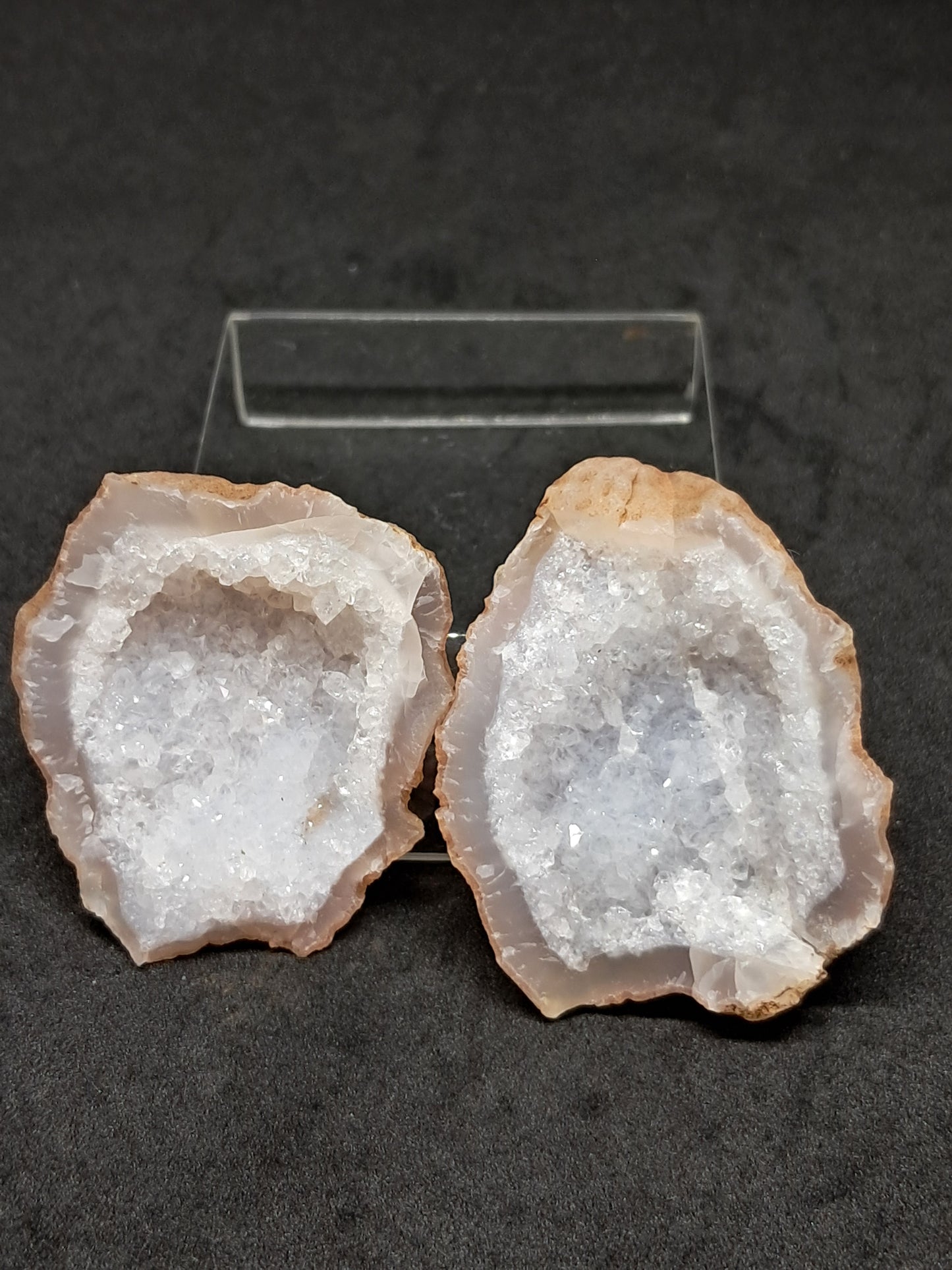 Quartz Geode #GD8 (Non-precious stone)