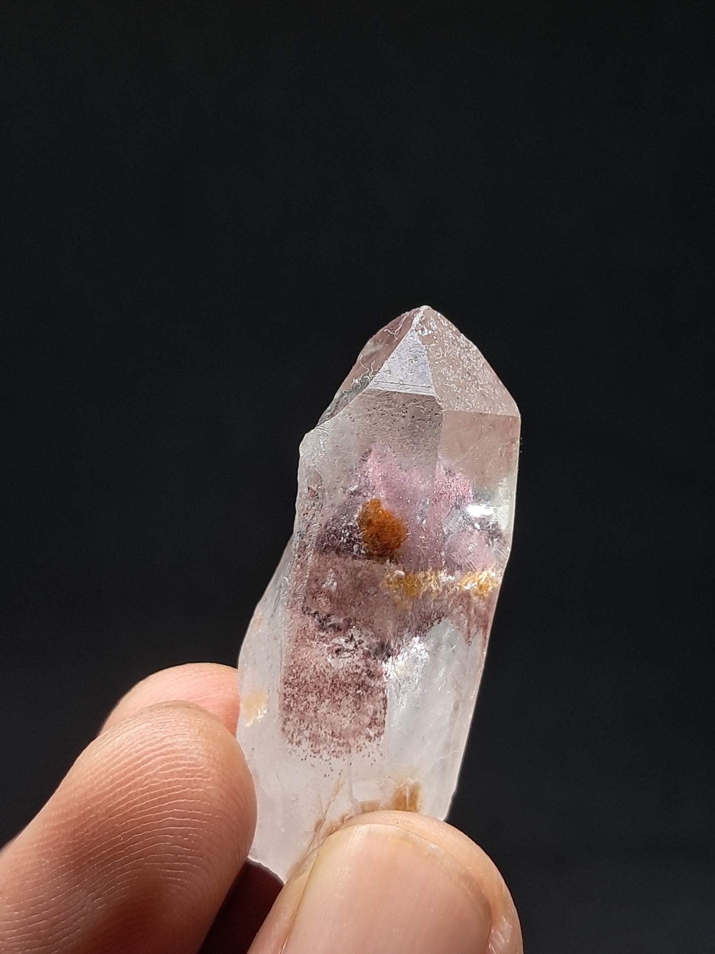 Punta de cristal natural de cuarzo fantasma hematita (Telangana) | Ejemplar mineral n.° HPQ37