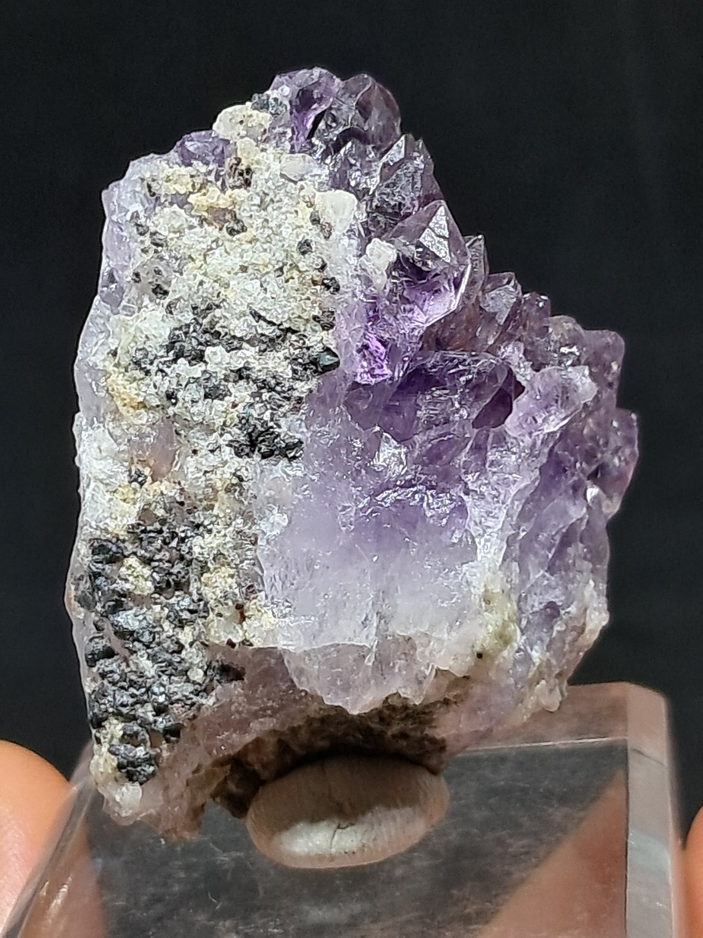 Amatista en racimo con cristal de hematita (karur) y cuarzo morado | Piedra natural | Ejemplar mineral n.° KA89