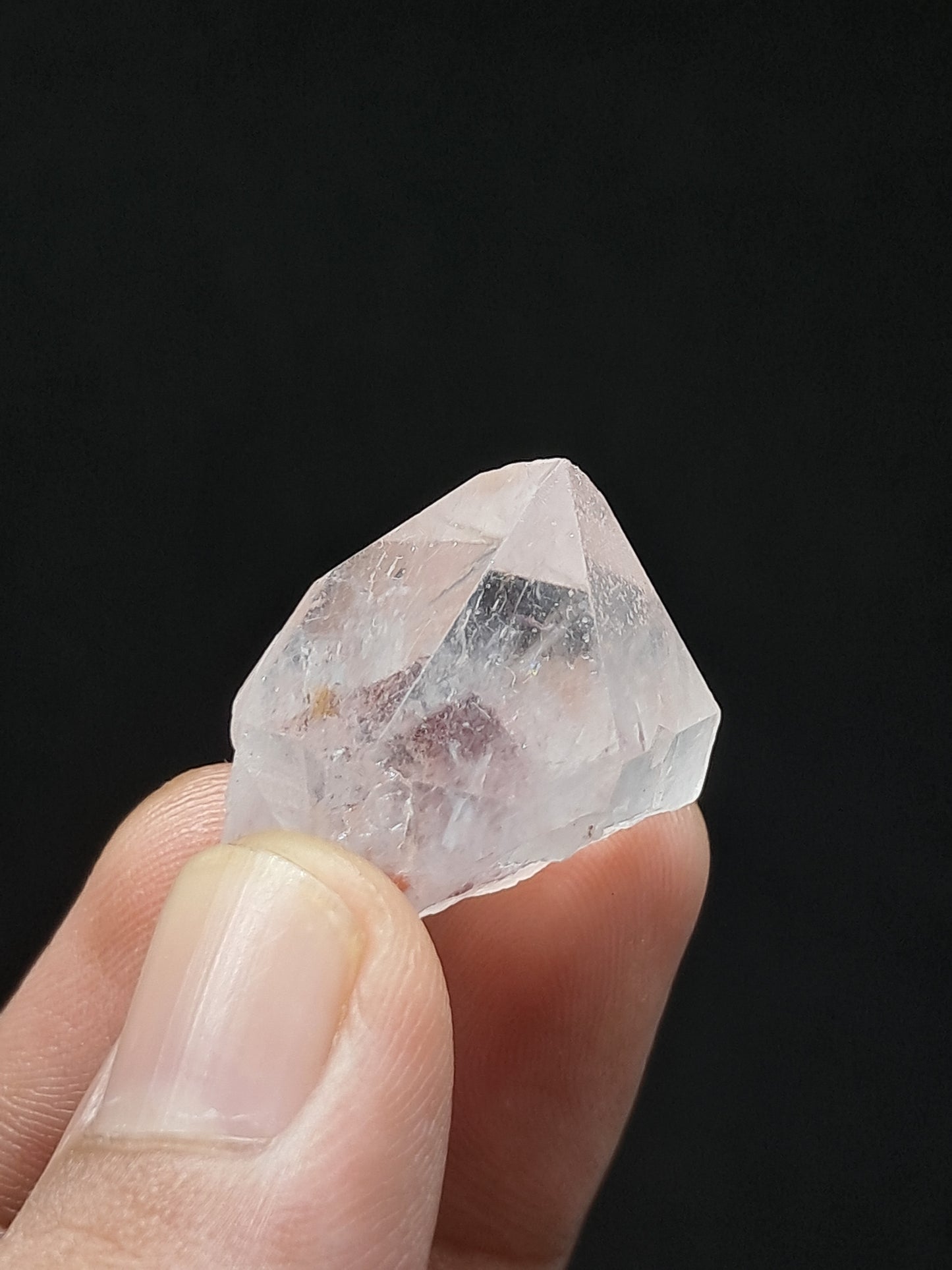 Punta de cristal natural de cuarzo fantasma hematita (Telangana) | Ejemplar mineral n.° HPQ27