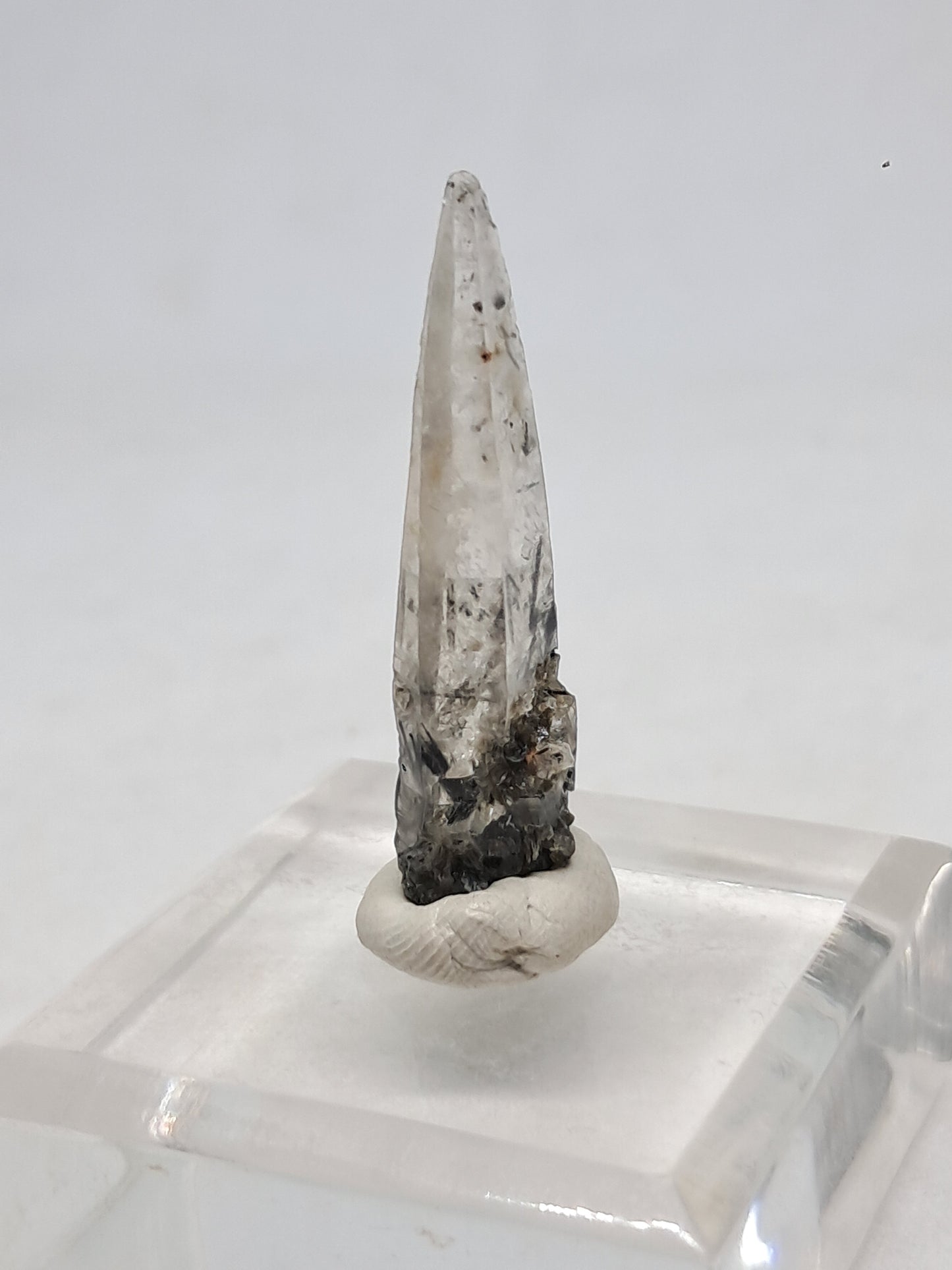 Punta de cristal de cuarzo turmalinado (karur), piedra natural | Ejemplar mineral n.° TQ27