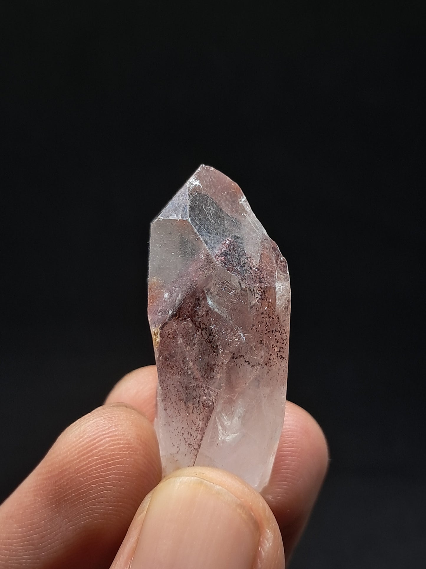 Punta de cristal natural de cuarzo fantasma hematita (Telangana) | Ejemplar mineral n.° HPQ37