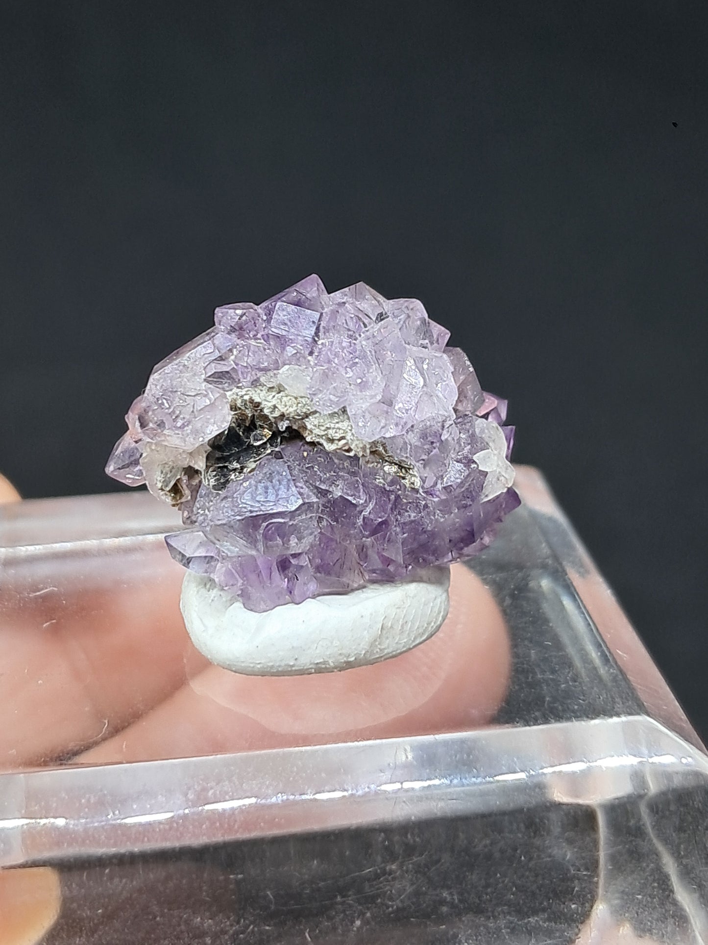 Amatista brillante con inclusiones "Super Seven" y mica (Karur) | Cristal en bruto | Piedra natural | Ejemplar mineral n.° KA153