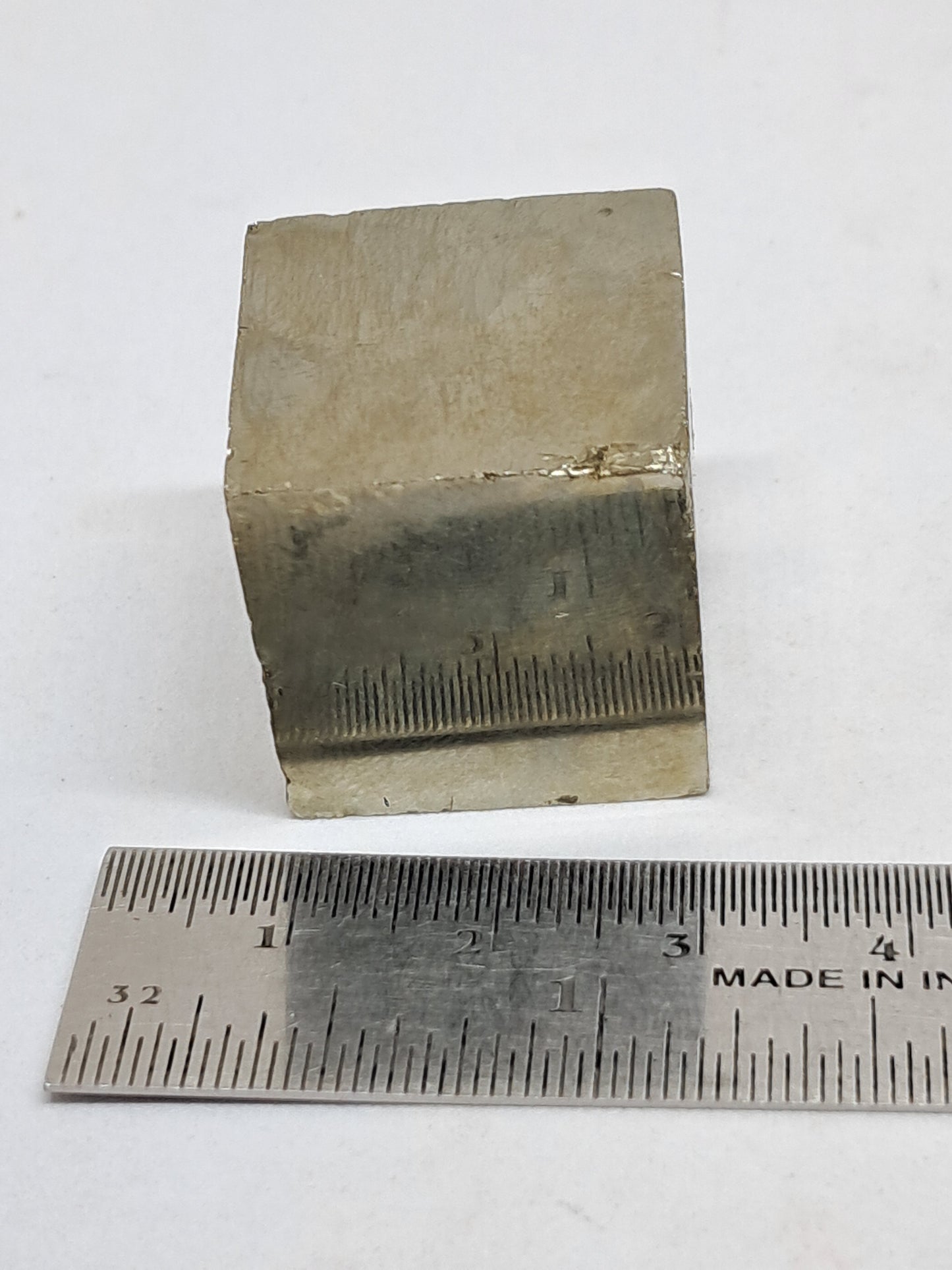 Pirita en bruto (España), cristal natural | Calidad de coleccionista n.° PR18